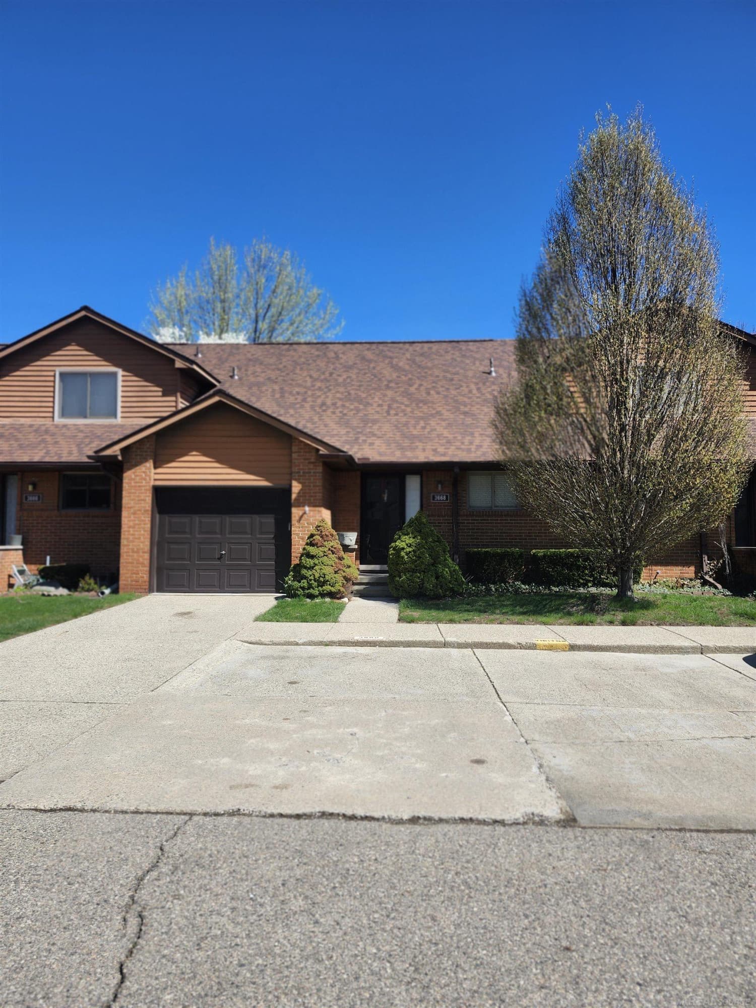 3668 Old Creek Road, Troy, MI 48084