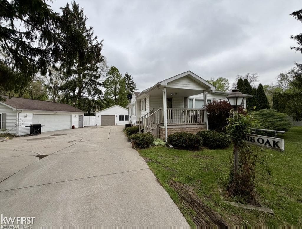 518 Oak Street, Mount Morris, MI 48458