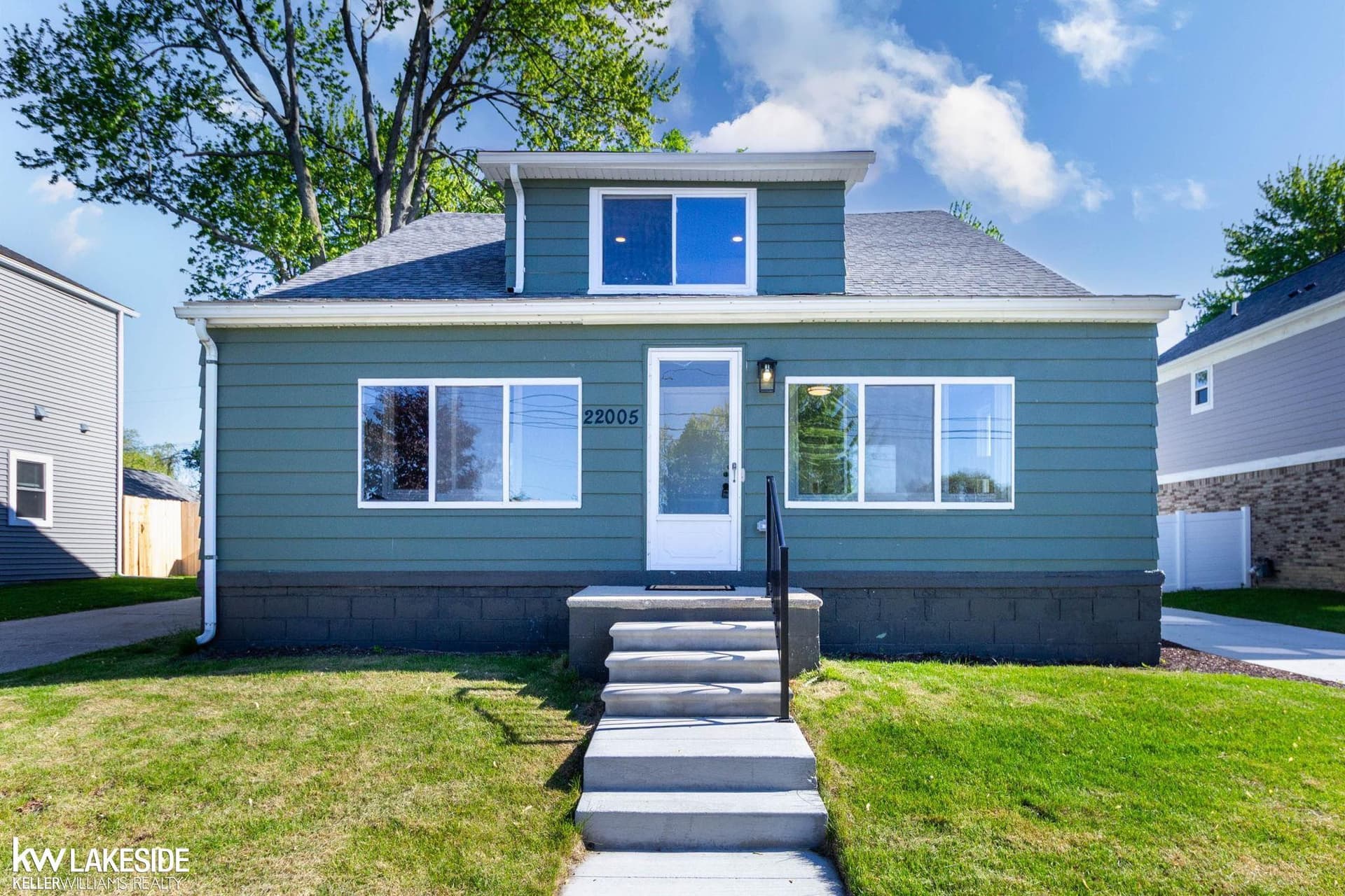 22005 Lakeview Street, Saint Clair Shores, MI 48080