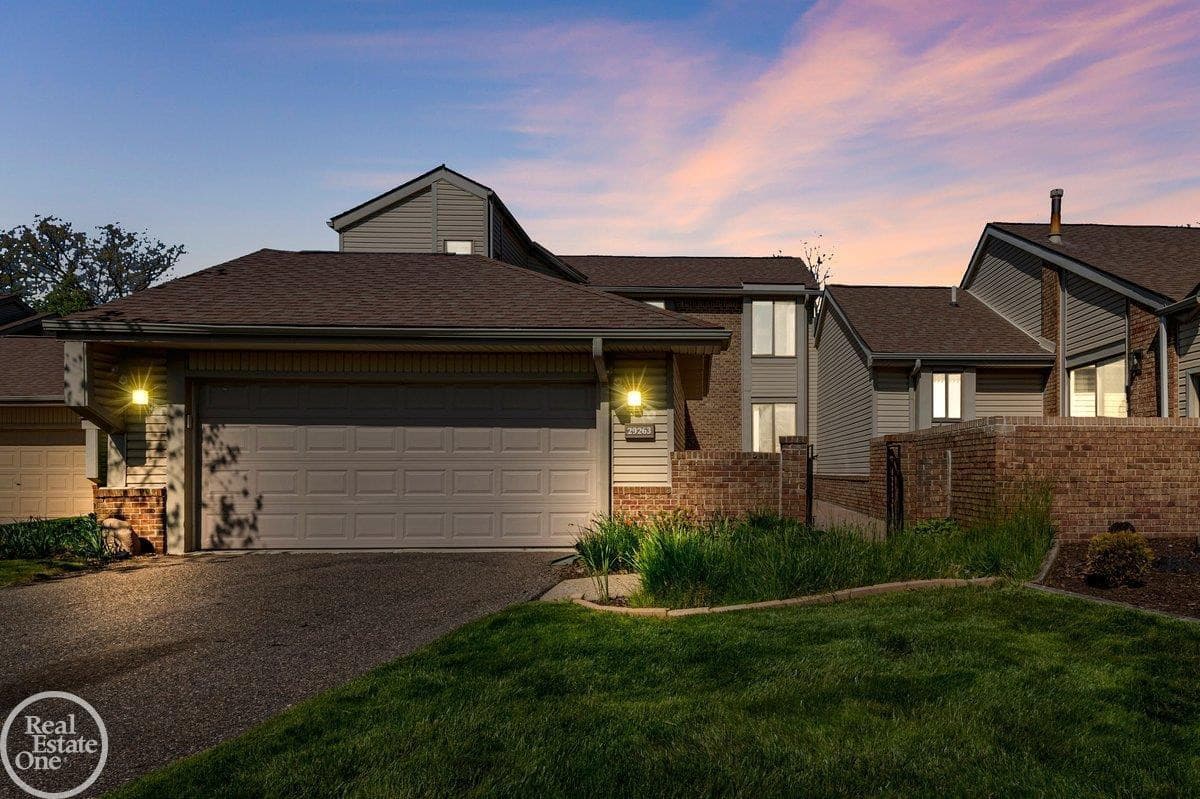 29263 W Chanticleer Street, Southfield, MI 48034