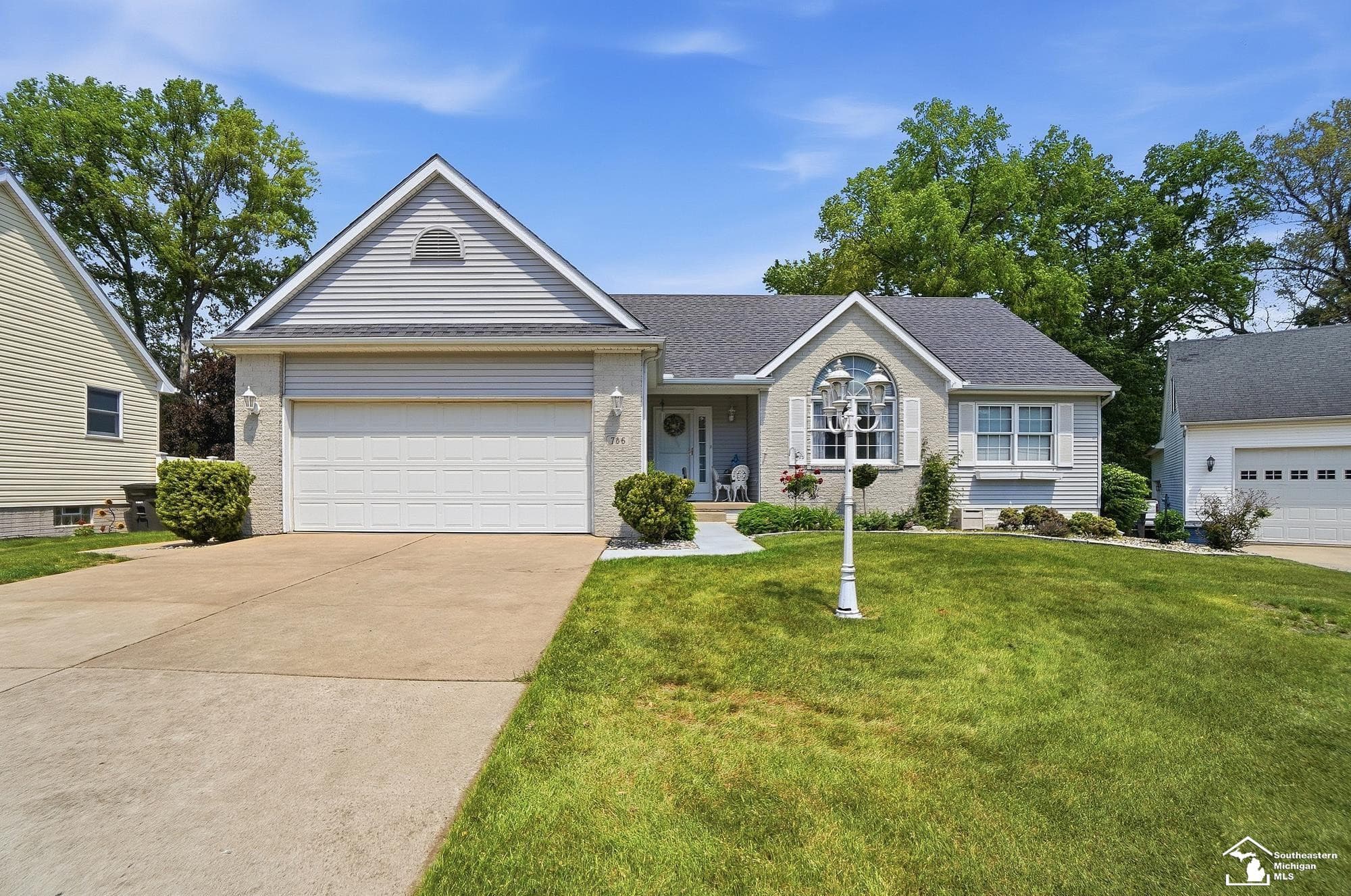 786 Santa Fe Court, Temperance, MI 48182