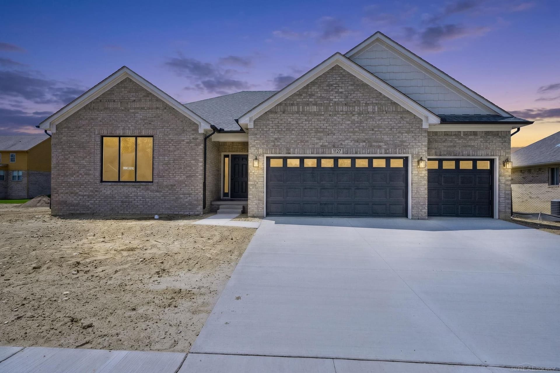 1127 Williamson Circle, Pontiac, MI 48340