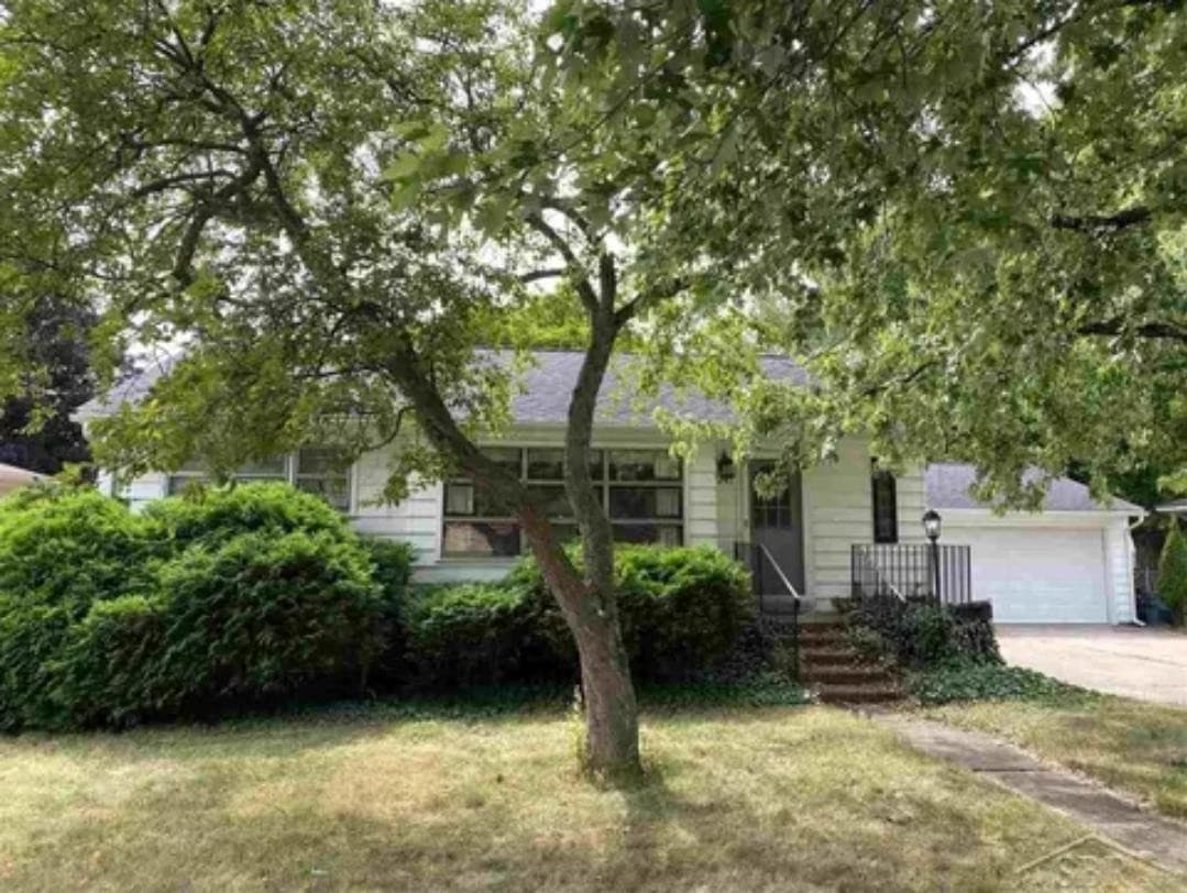 2241 Marshall Court, Saginaw, MI 48602