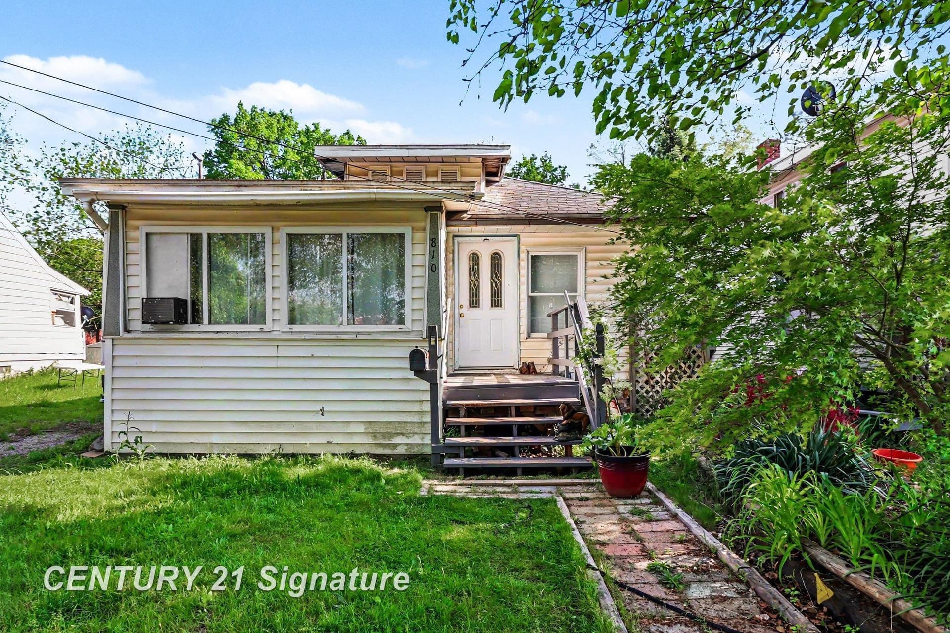 810 McKinley Street, Lansing, MI 48906