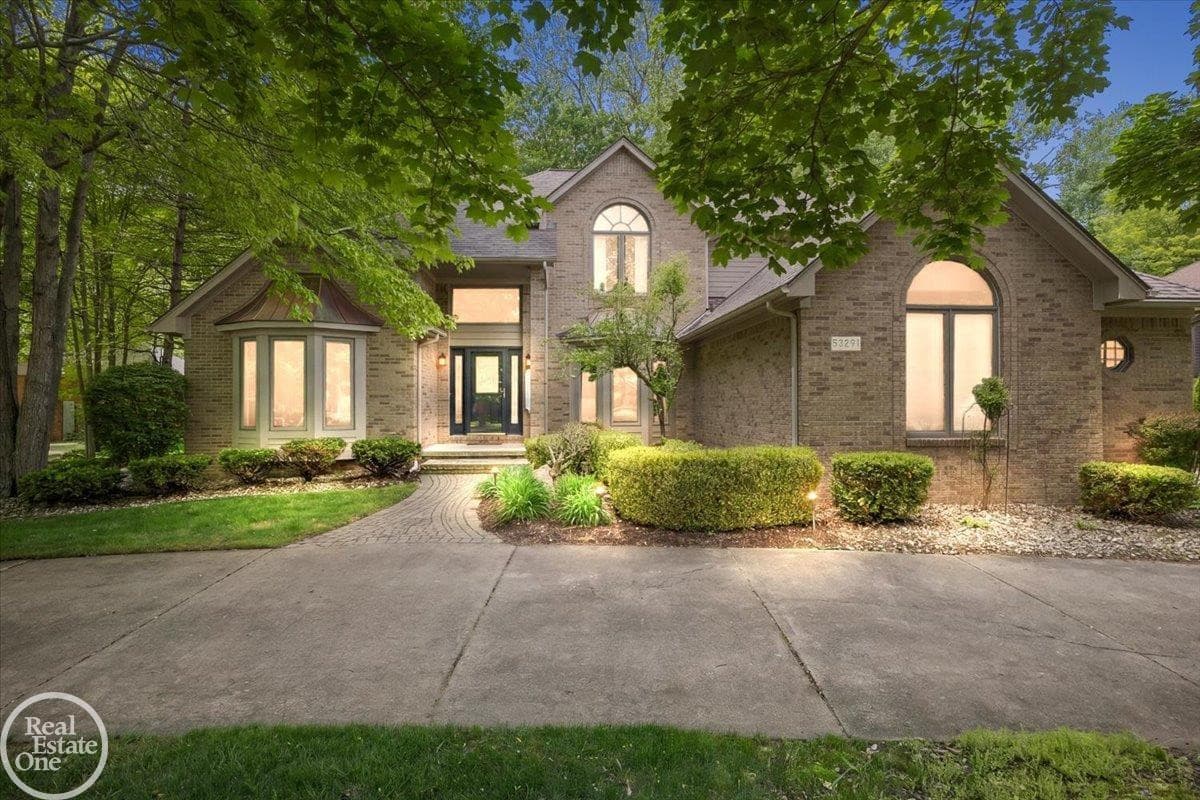 53291 Shanelle Lane, Shelby Twp, MI 48315