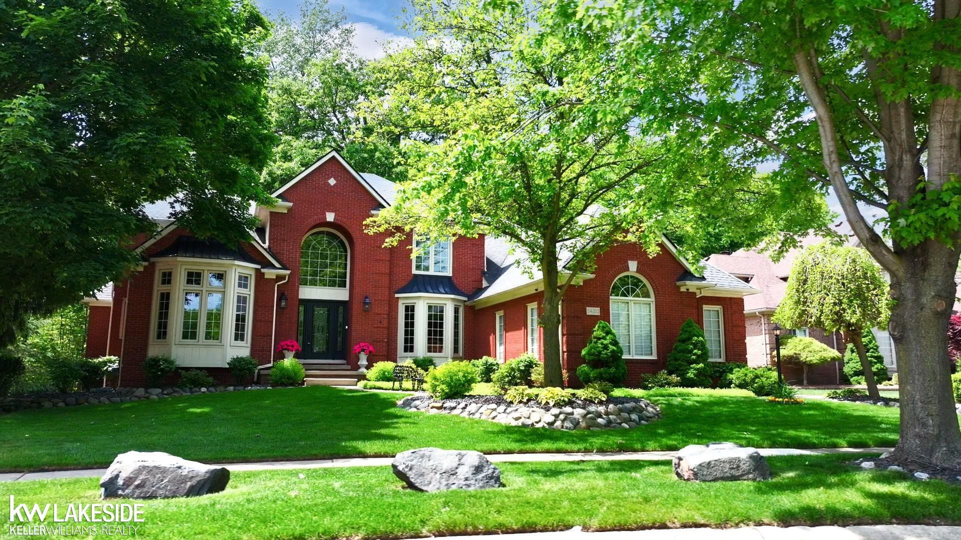 54213 Flamingo Drive, Utica, MI 48315