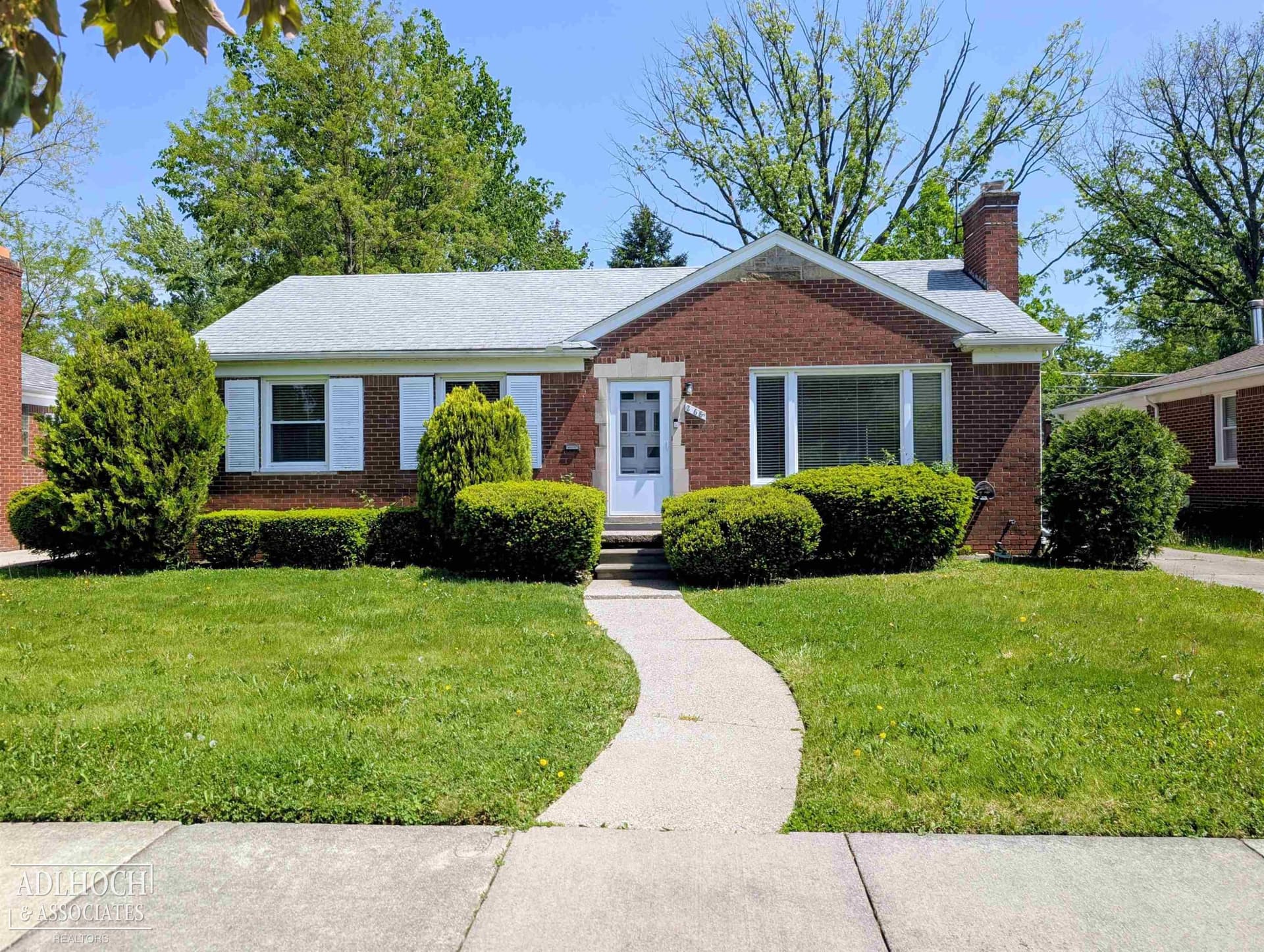 2168 Allard Road, Grosse Pointe Woods, MI 48236