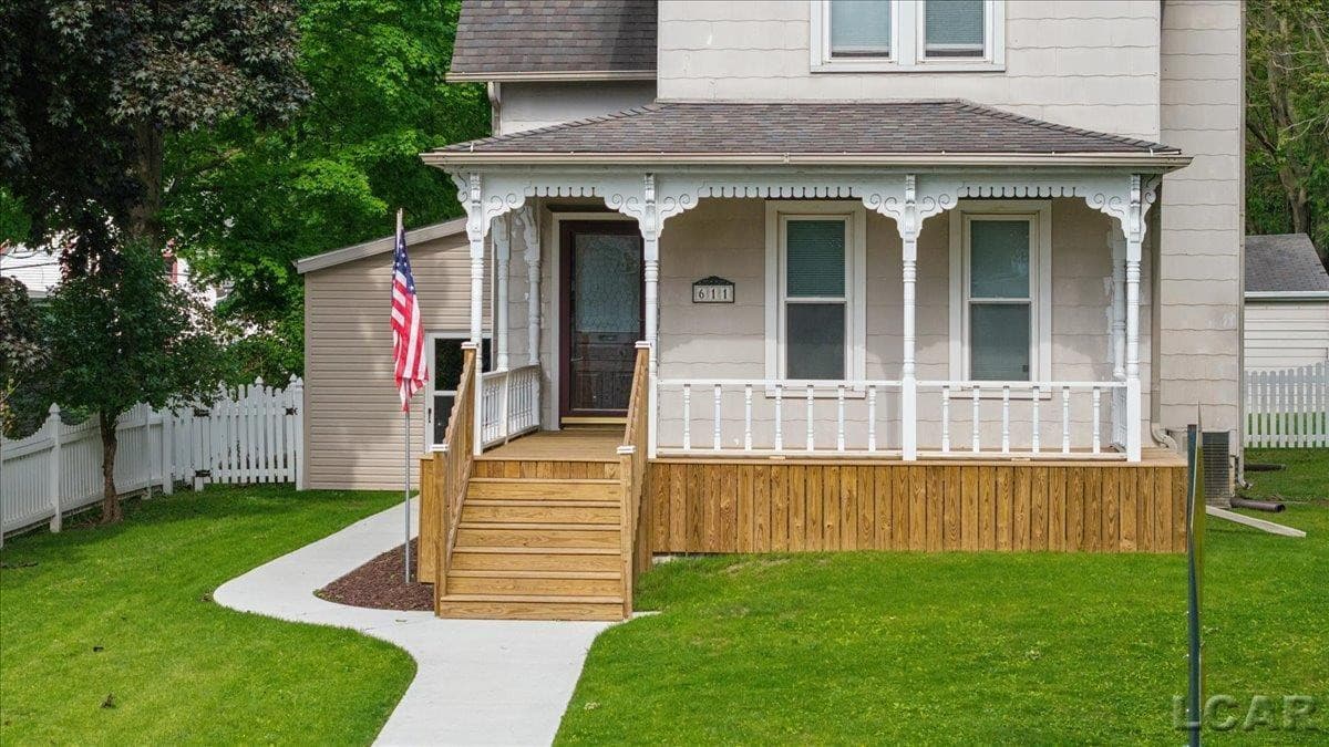 611 State Street, Adrian, MI 49221