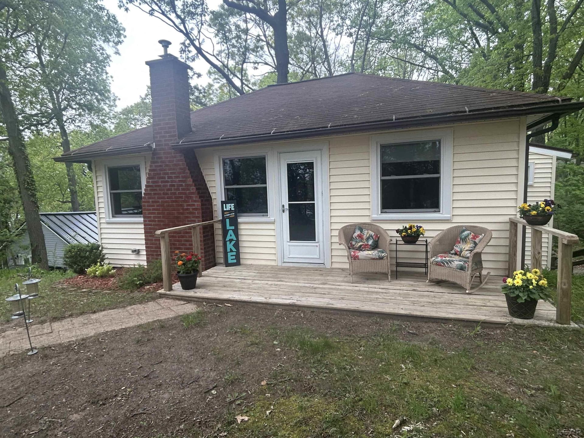 1721 Valley Ct. Court, west, Brooklyn, MI 49230