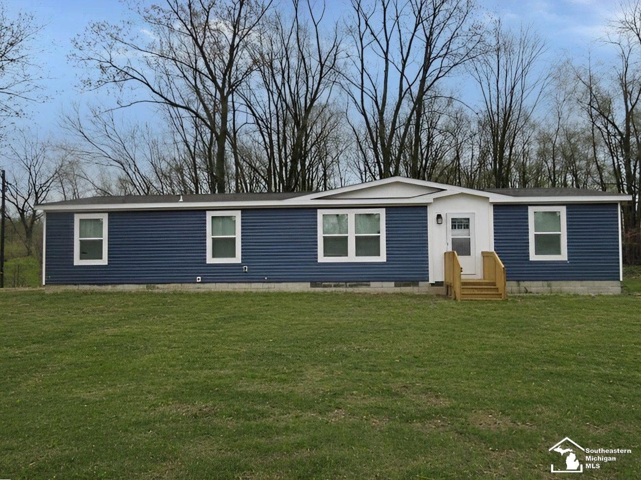 8575 N Rollin Hwy Highway, Addison, MI 49220