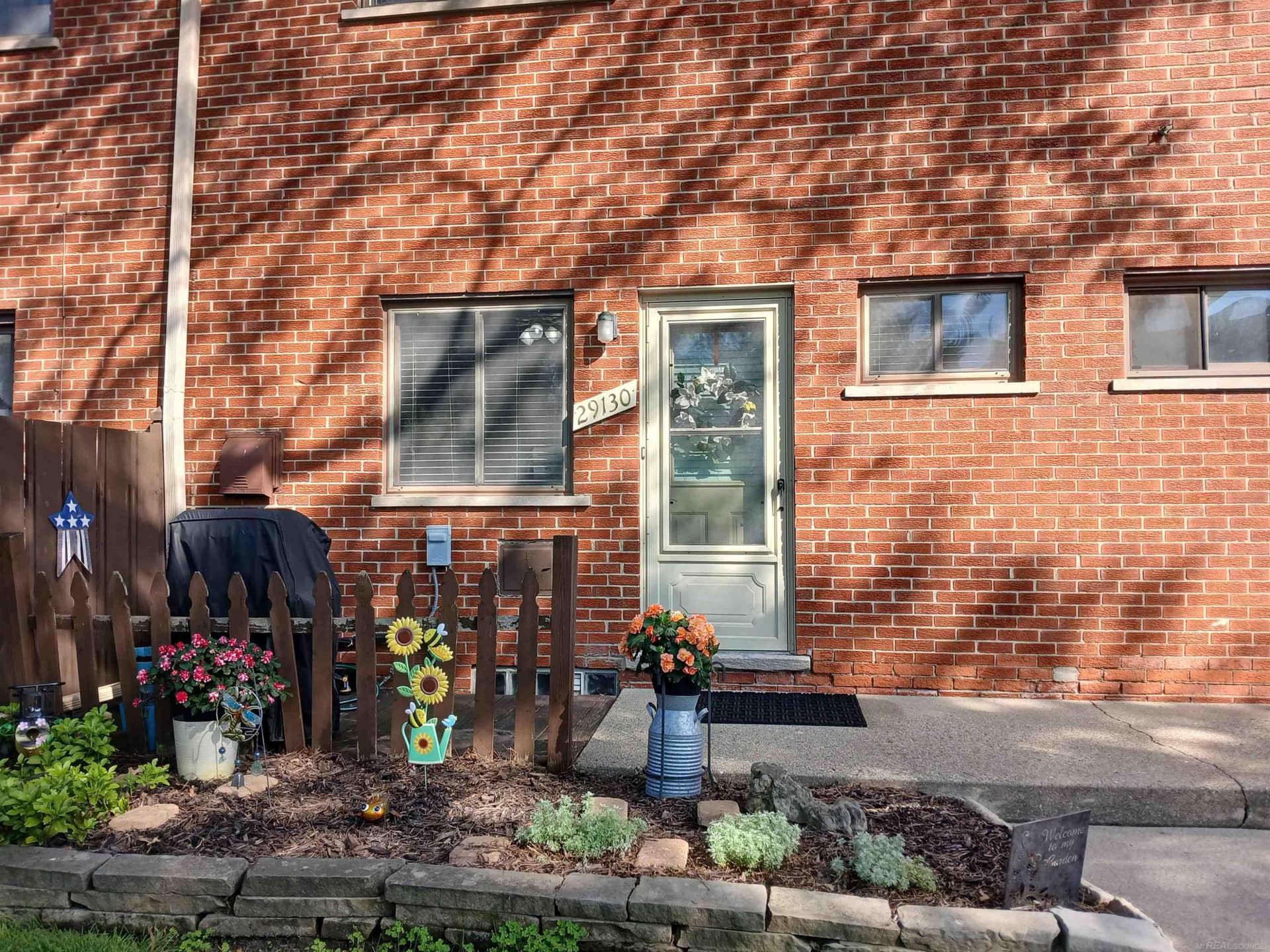 29130 Tessmer Court, Madison Heights, MI 48071