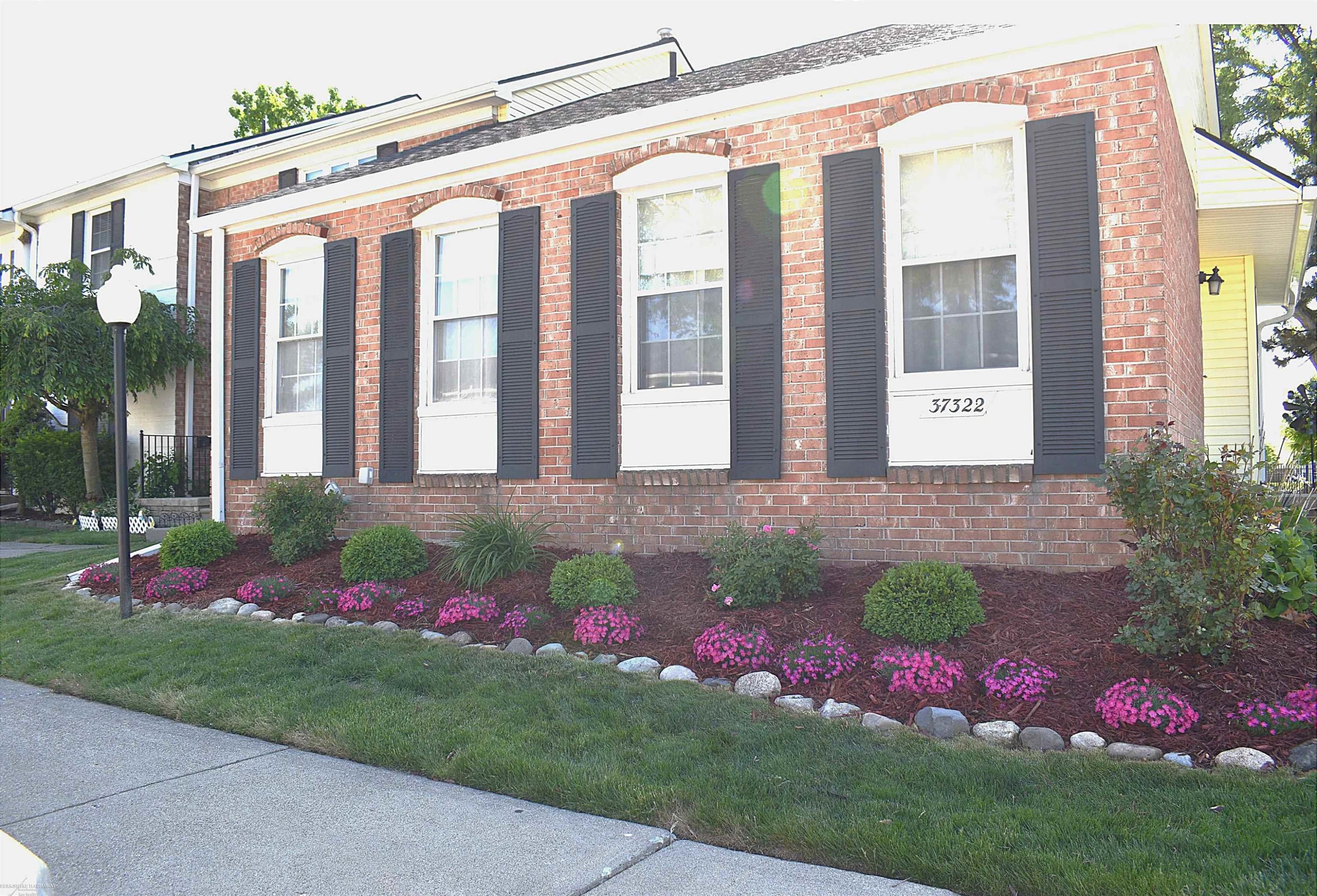 37322 Charter Oaks Boulevard, Building 11, Clinton Twp, MI 48036