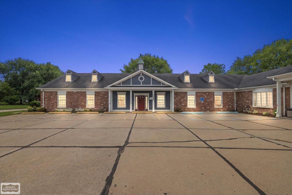37244 S Groesbeck Highway, Clinton Twp, MI 48036