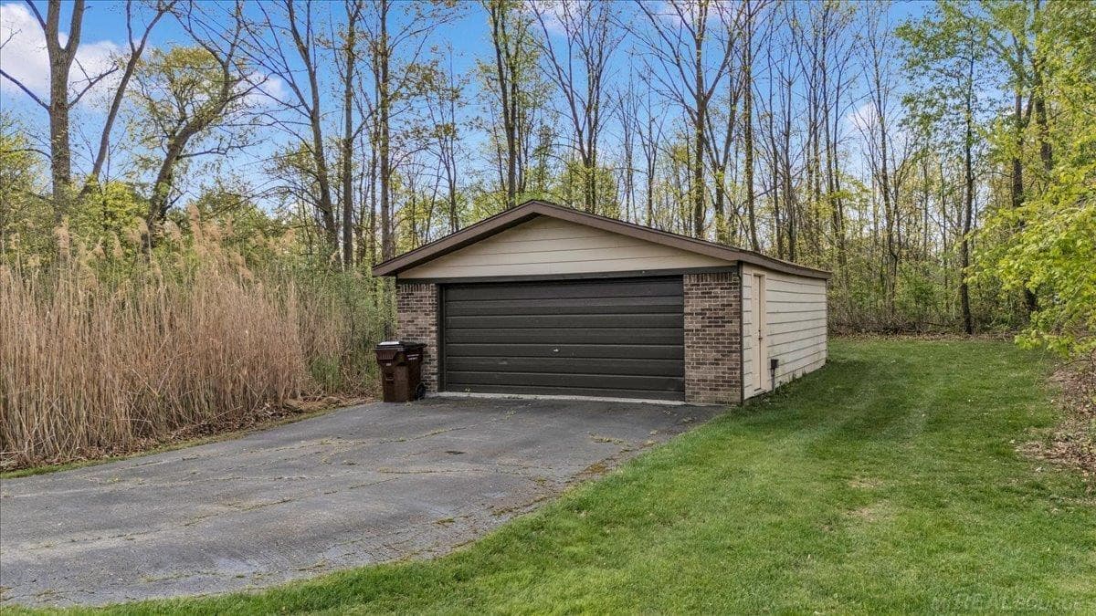 55767 Sandy-Vacant Lane, Utica, MI 48316
