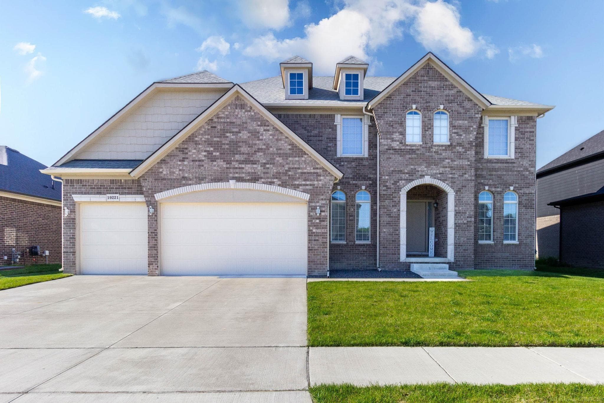 19221 Thompson Drive, Macomb, MI 48042