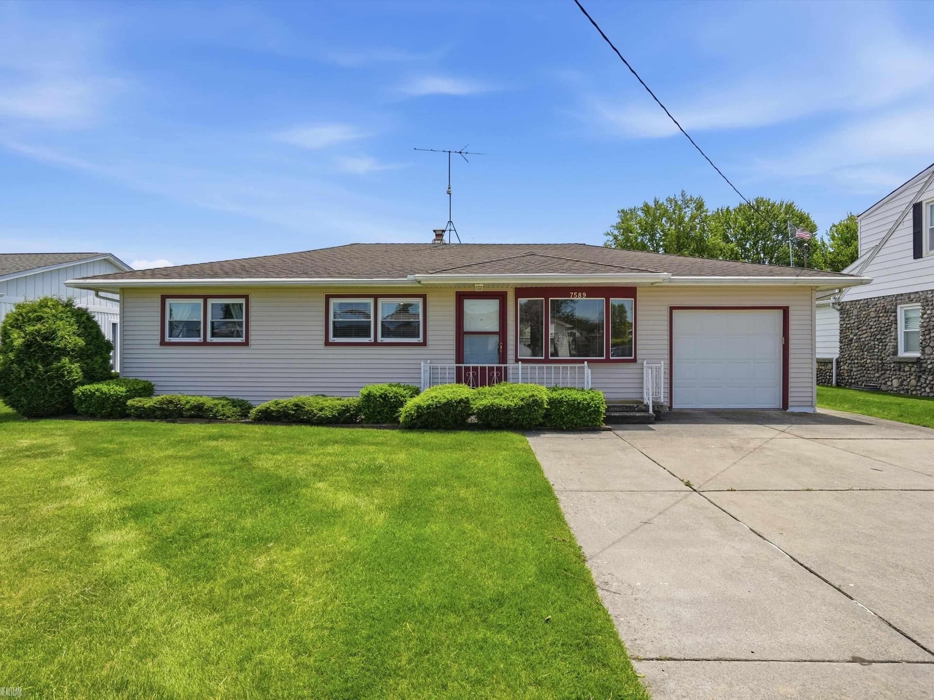 7589 Colony Drive, Algonac, MI 48001