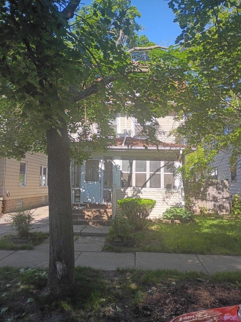 320 Huron Street, Lansing, MI 48915
