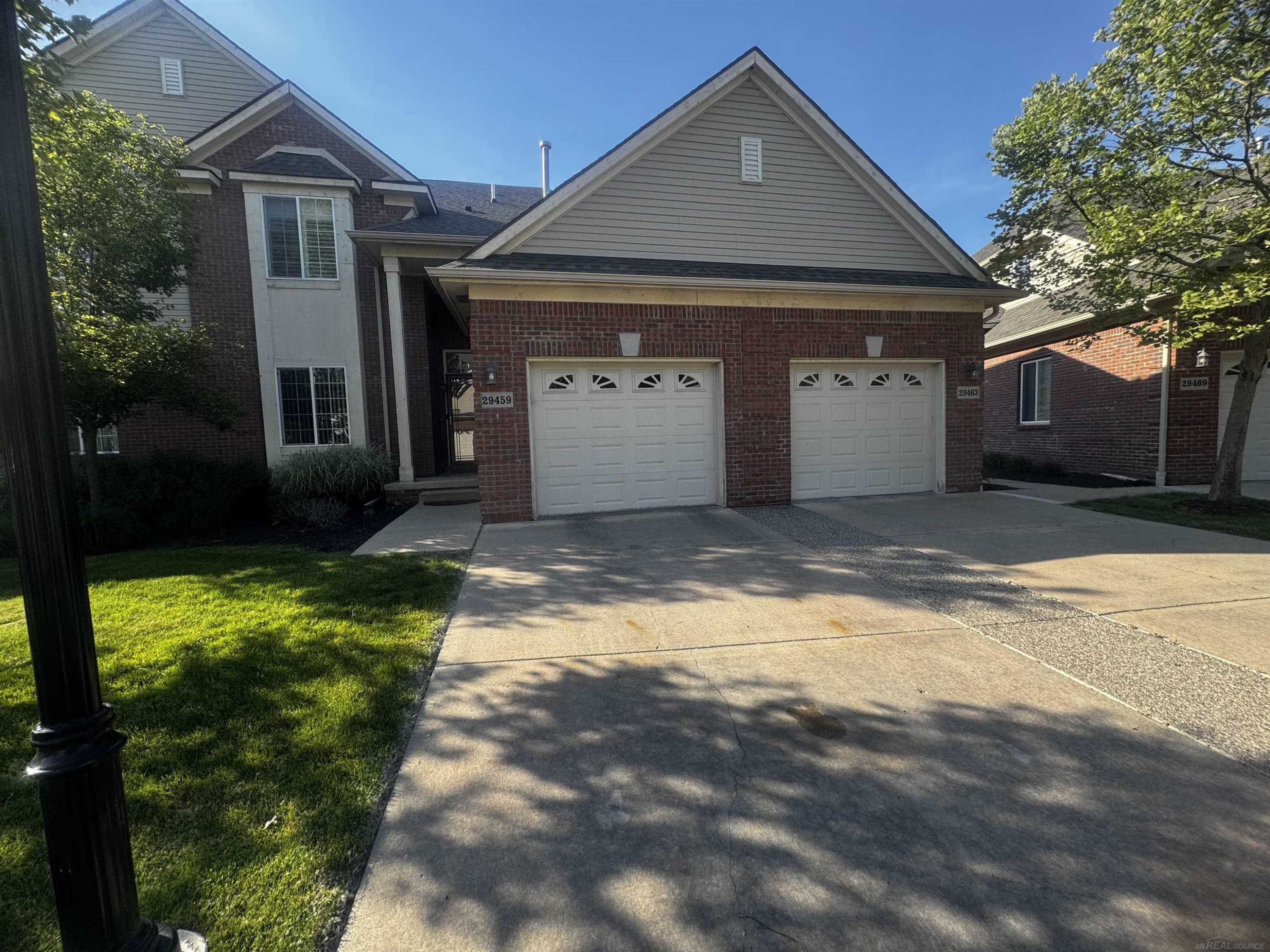 29459 Woodpark Circle, 29, Warren, MI 48092