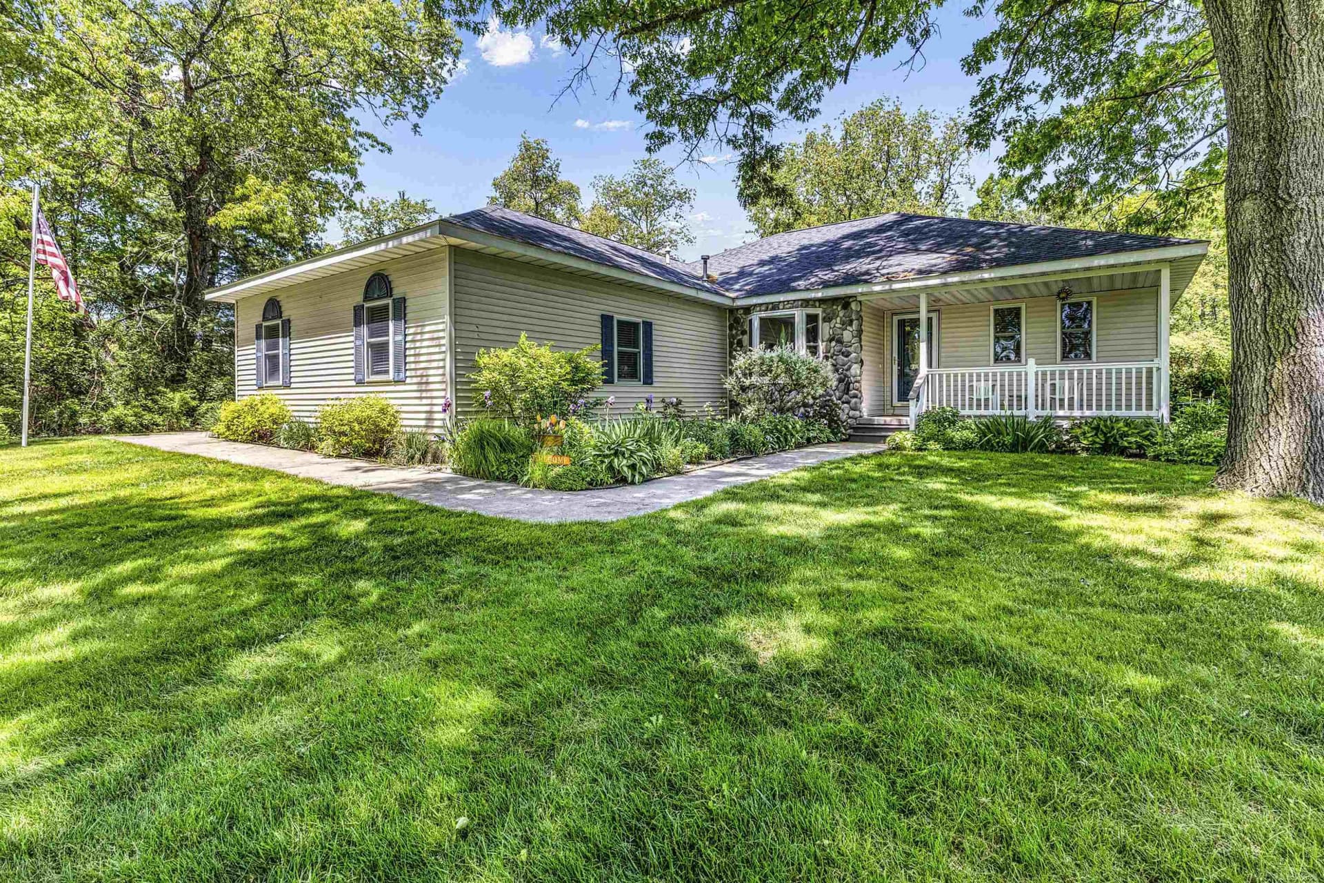 3396 Lansing Road, Roscommon, MI 48653