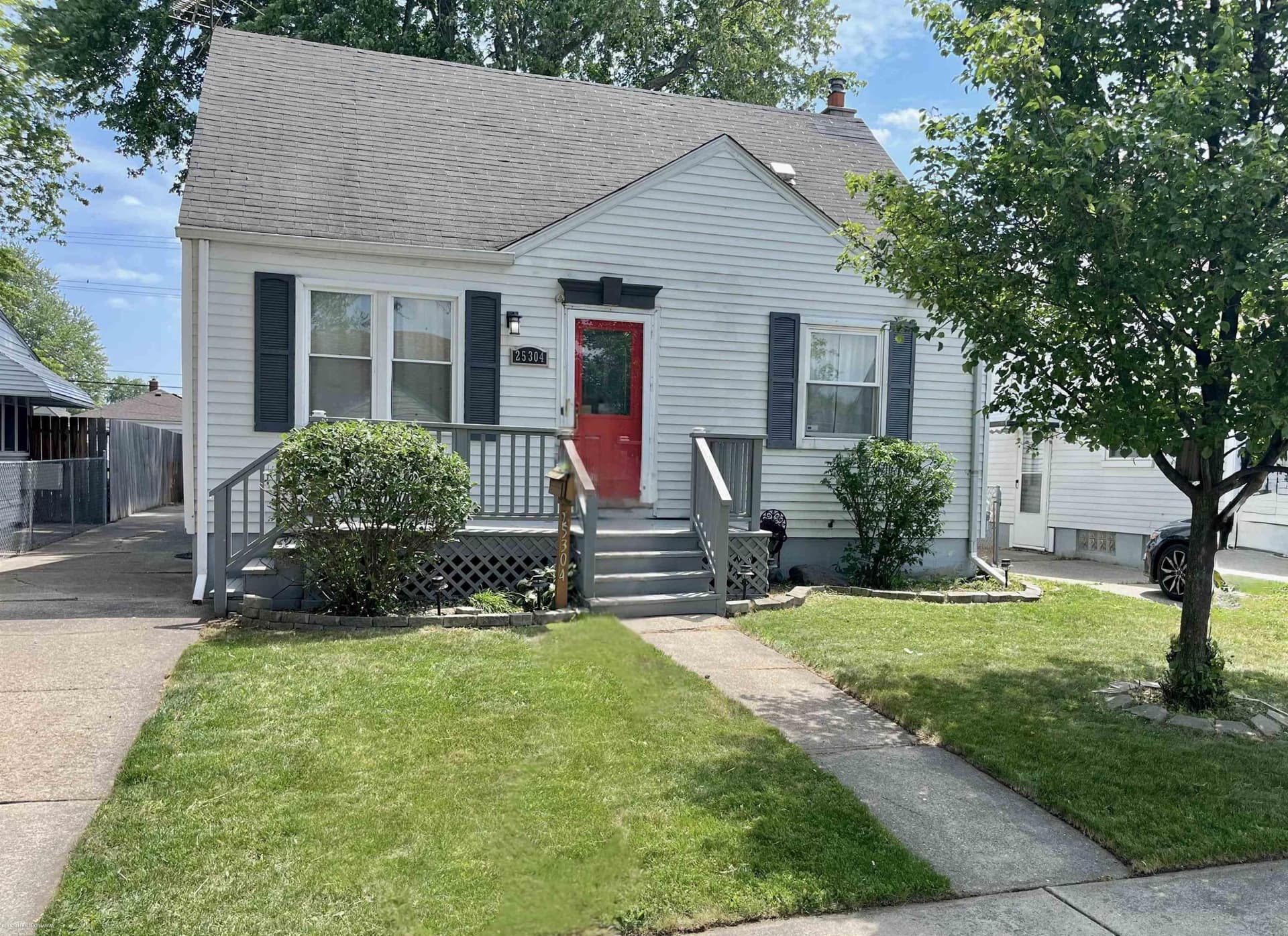 25304 Culver Street, Saint Clair Shores, MI 48081