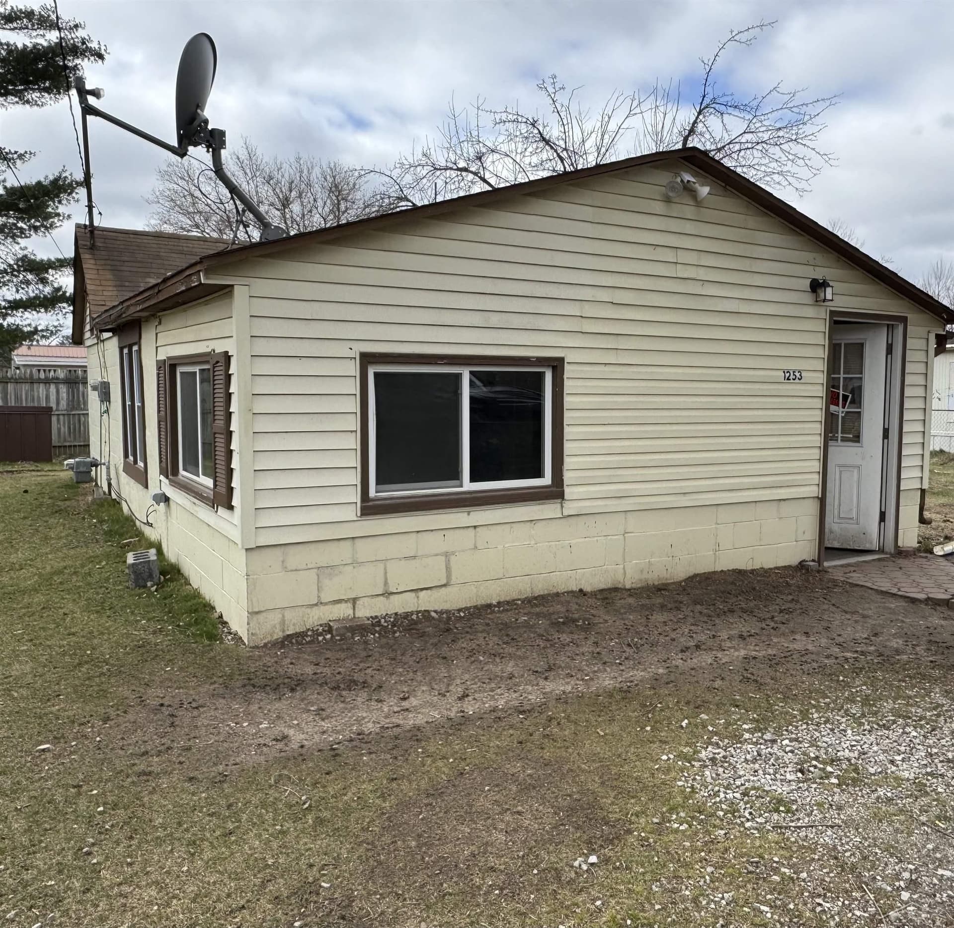 1253 Denton Creek Road, Beaverton, MI 48612