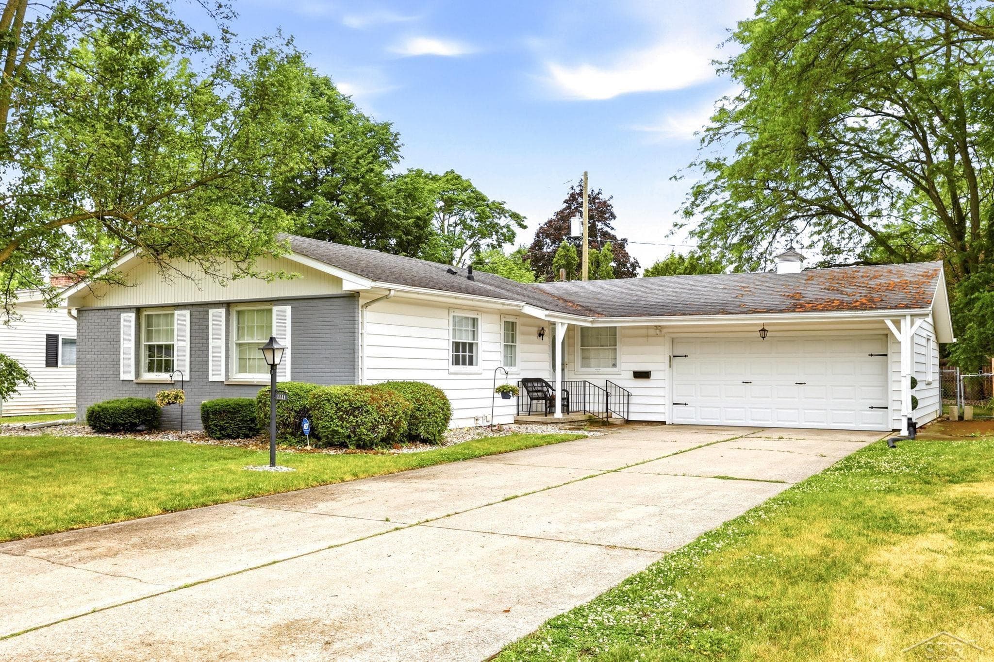 1111 E Washburn Place, Saginaw, MI 48602