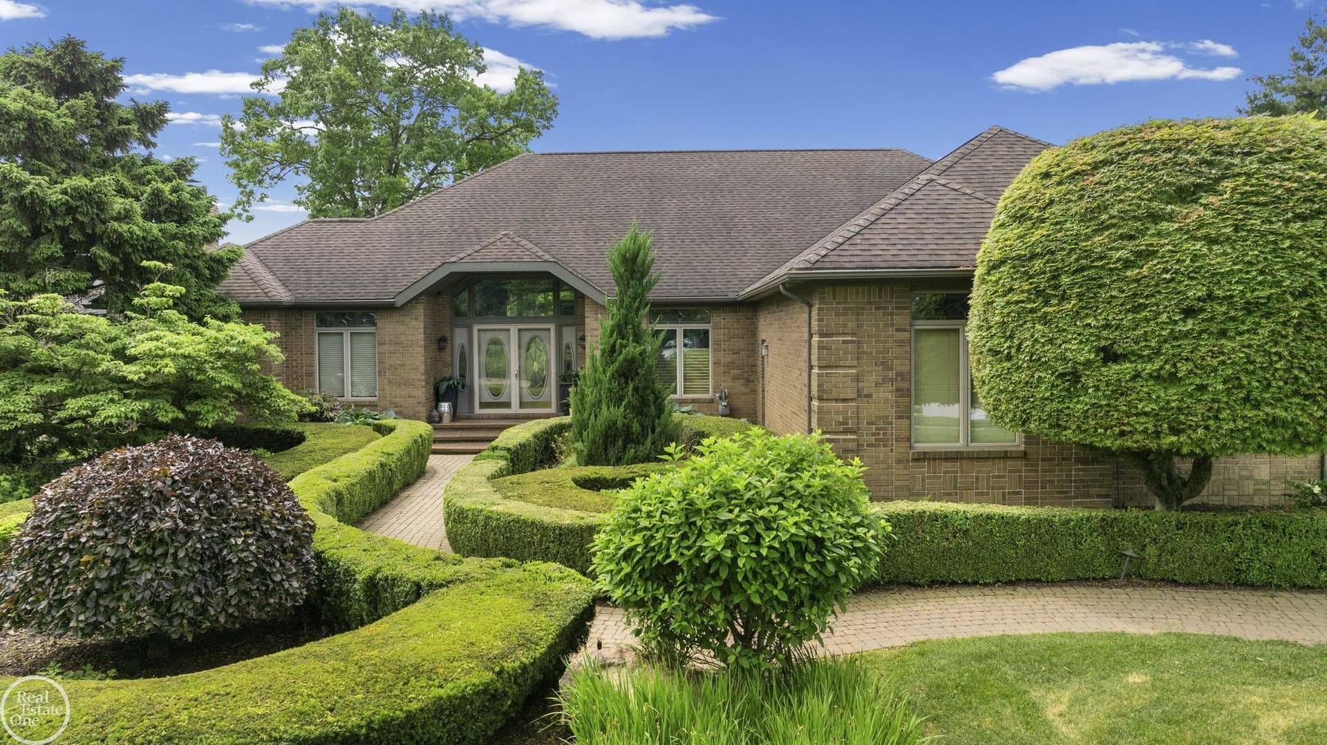6718 Pond Drive, Washington, MI