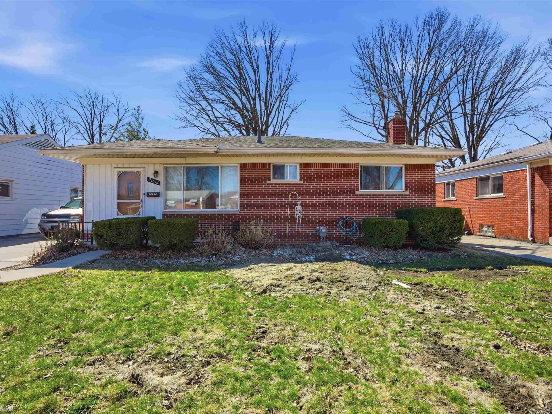 21612 Bon Brae Street, Saint Clair Shores, MI 48081