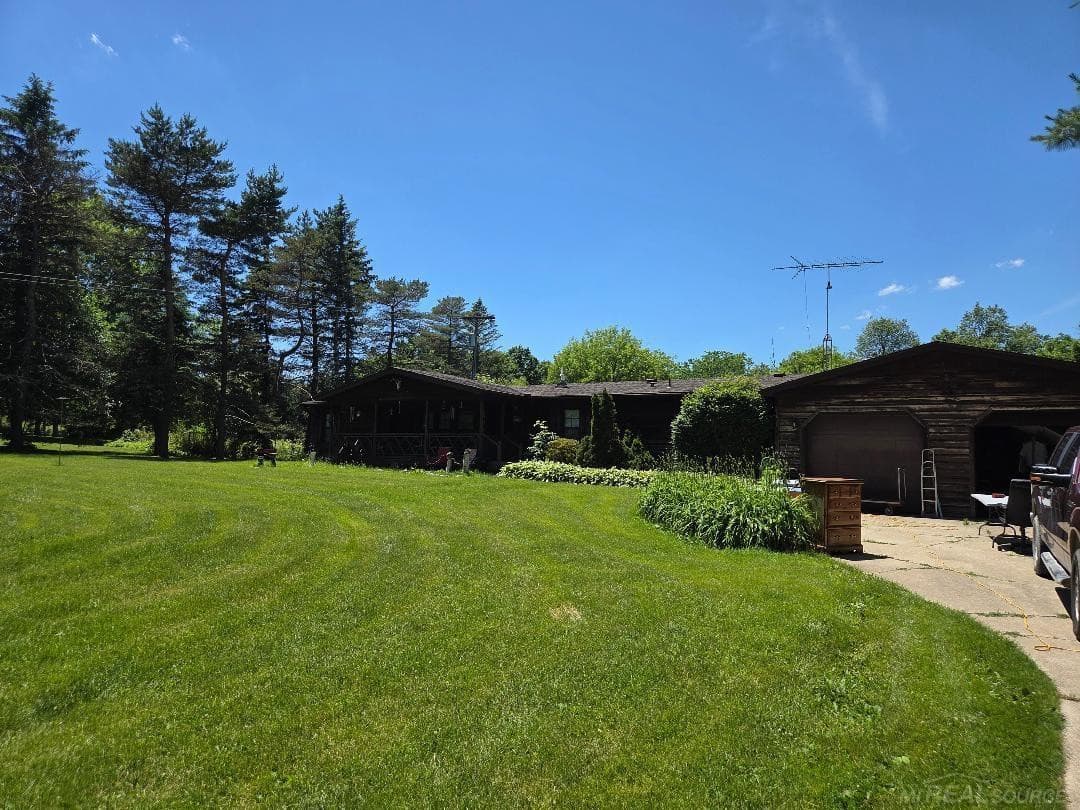 2960 Oakview Street, Dryden, MI 48428