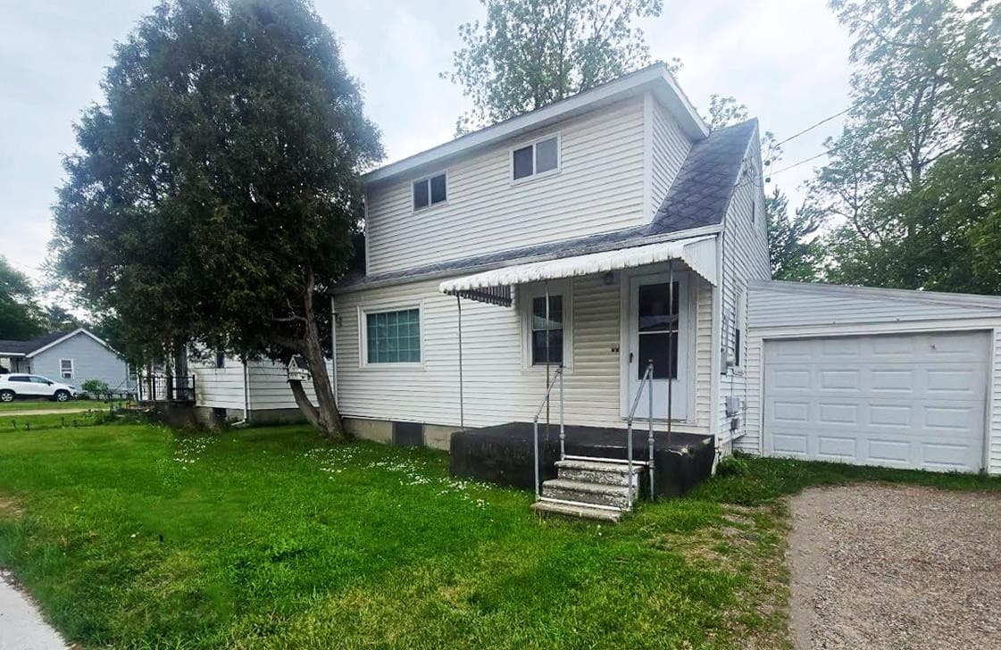2066 E Bristol Road, Burton, MI 48529