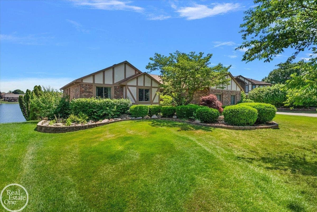 3286 Sandy Pt. Drive, Shelby Twp, MI 48316