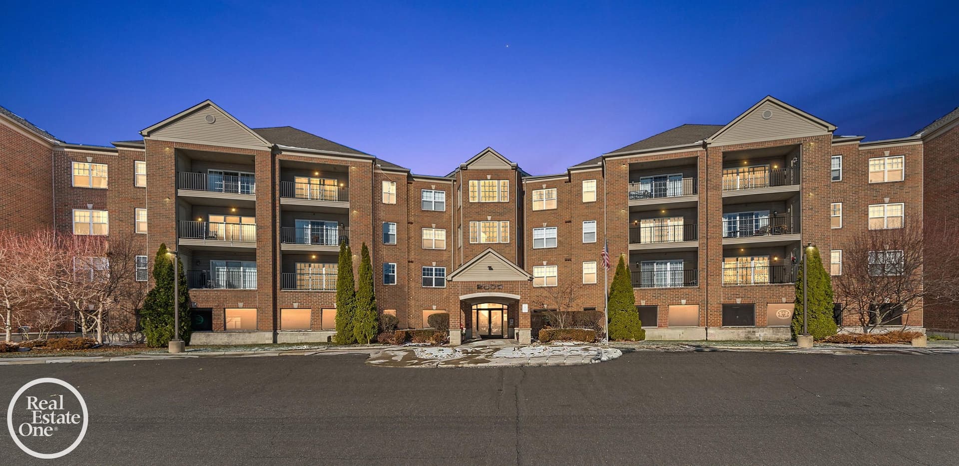 2118 Country Club Drive, Unit #10, Saint Clair Shores, MI 48082