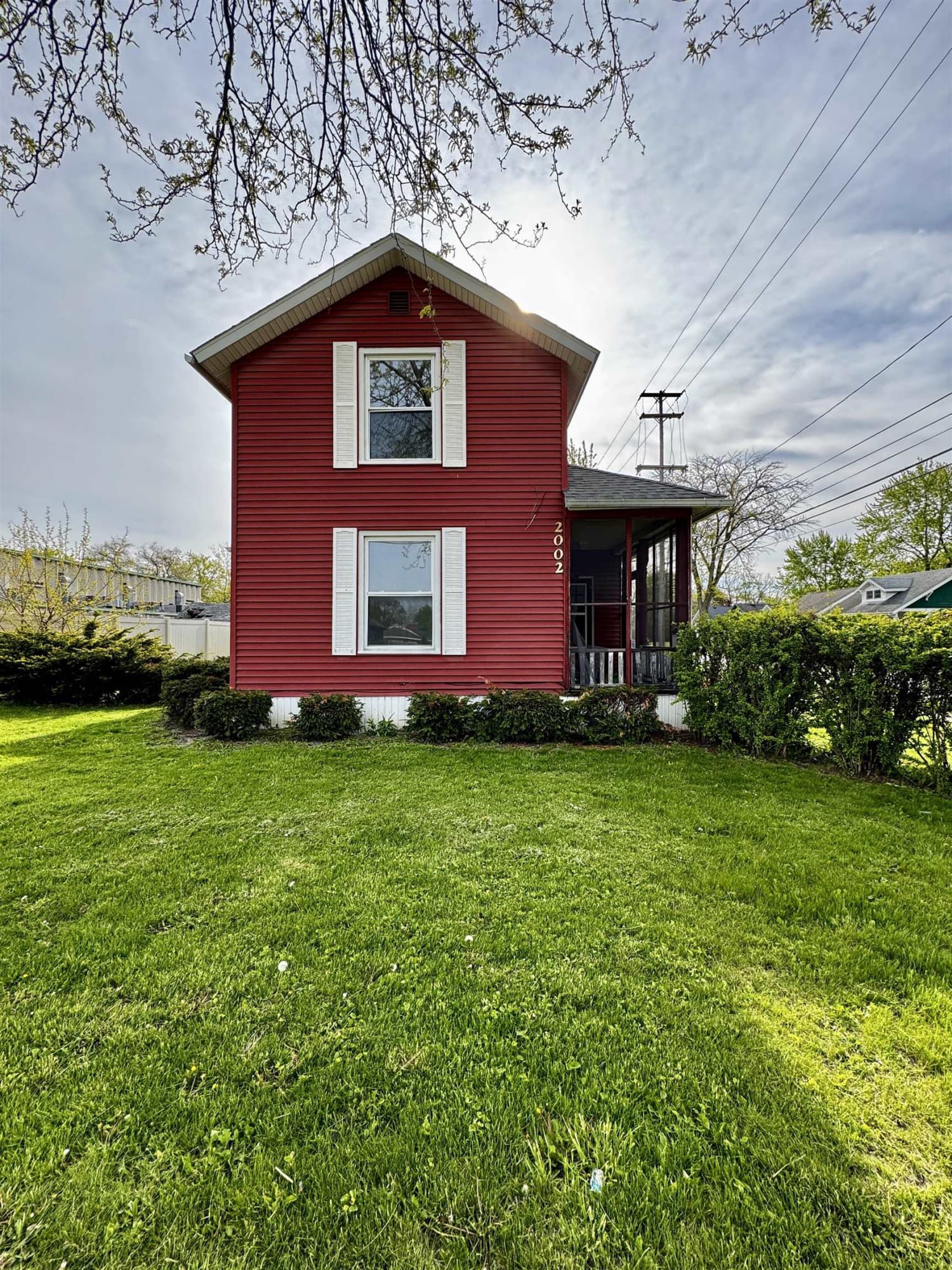 2002 N Carolina Street, Saginaw, MI 48602