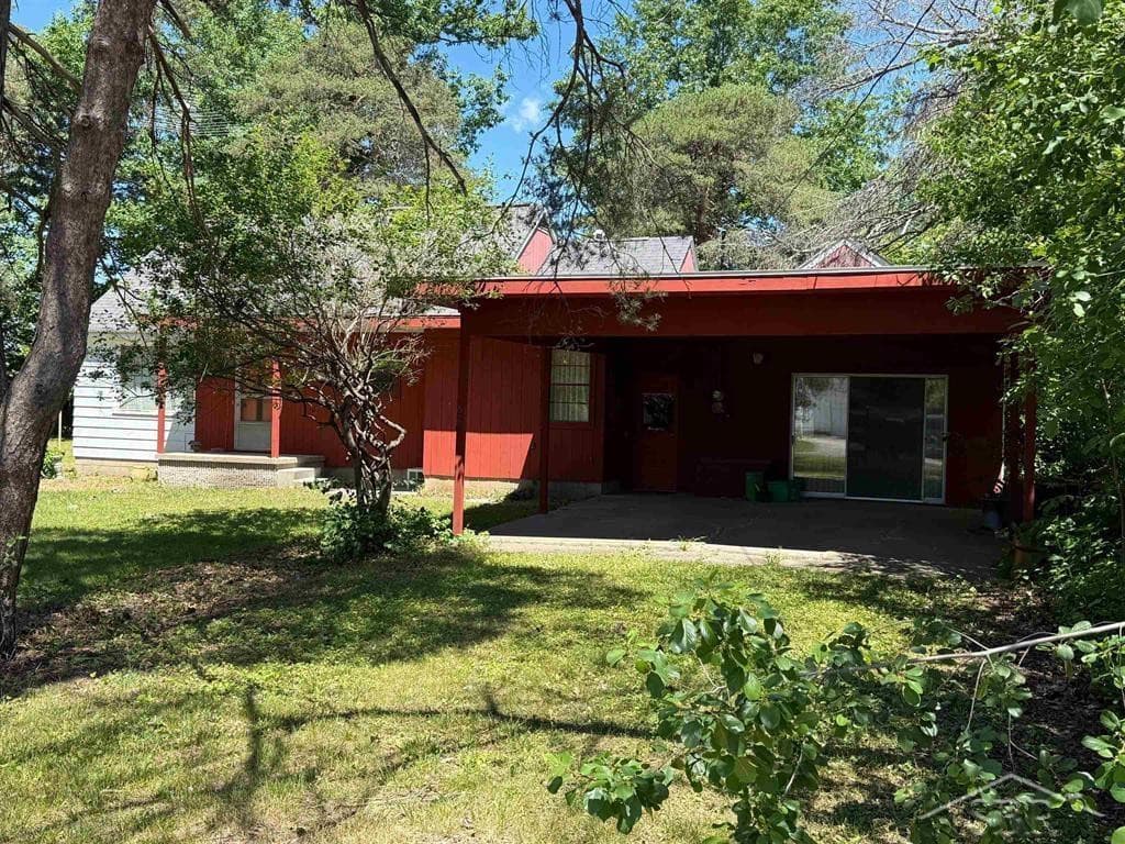 1800 W Shepherd Road, Midland, MI 48642