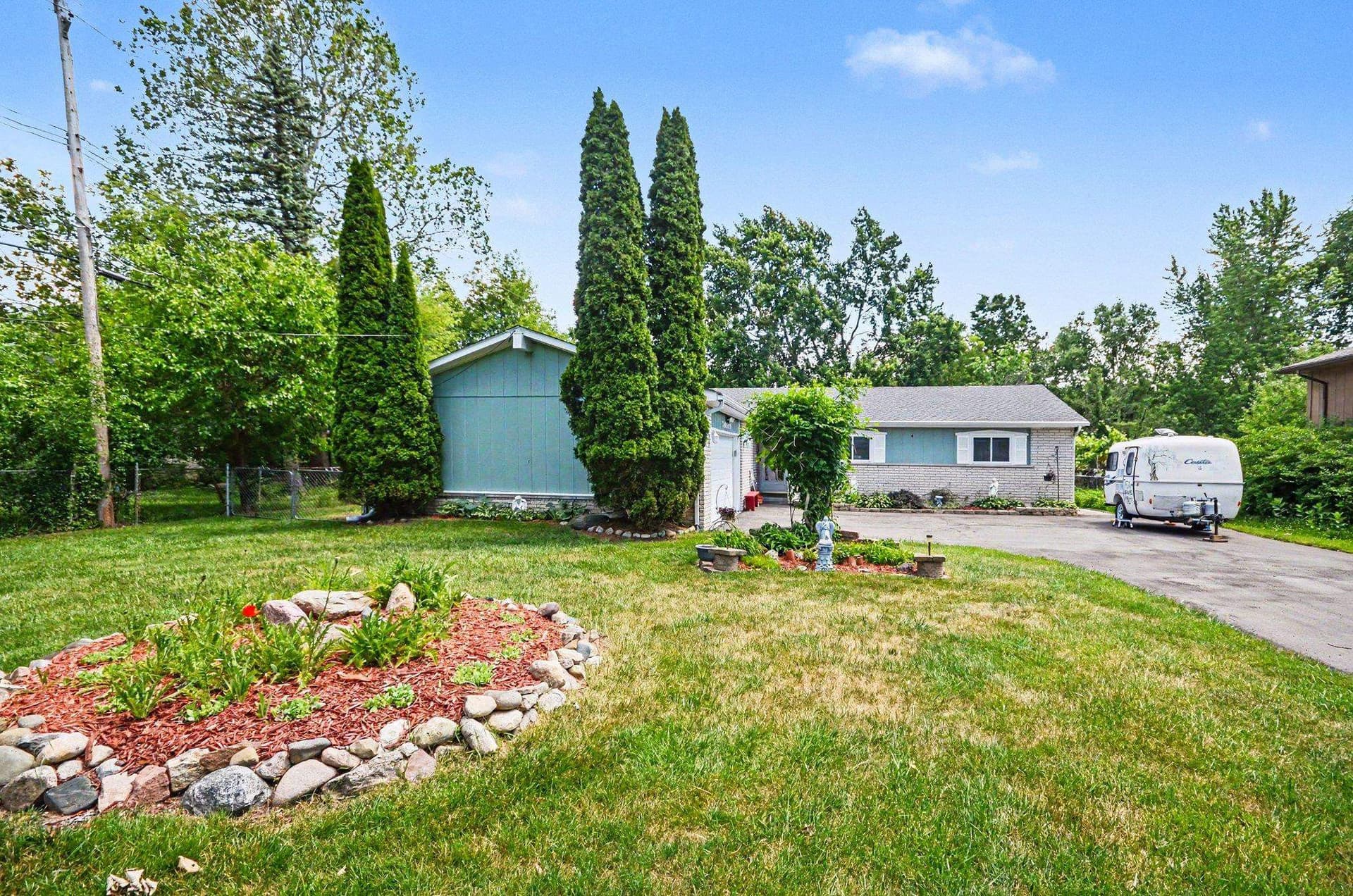 30809 Leelane Street, Farmington Hills, MI 48336