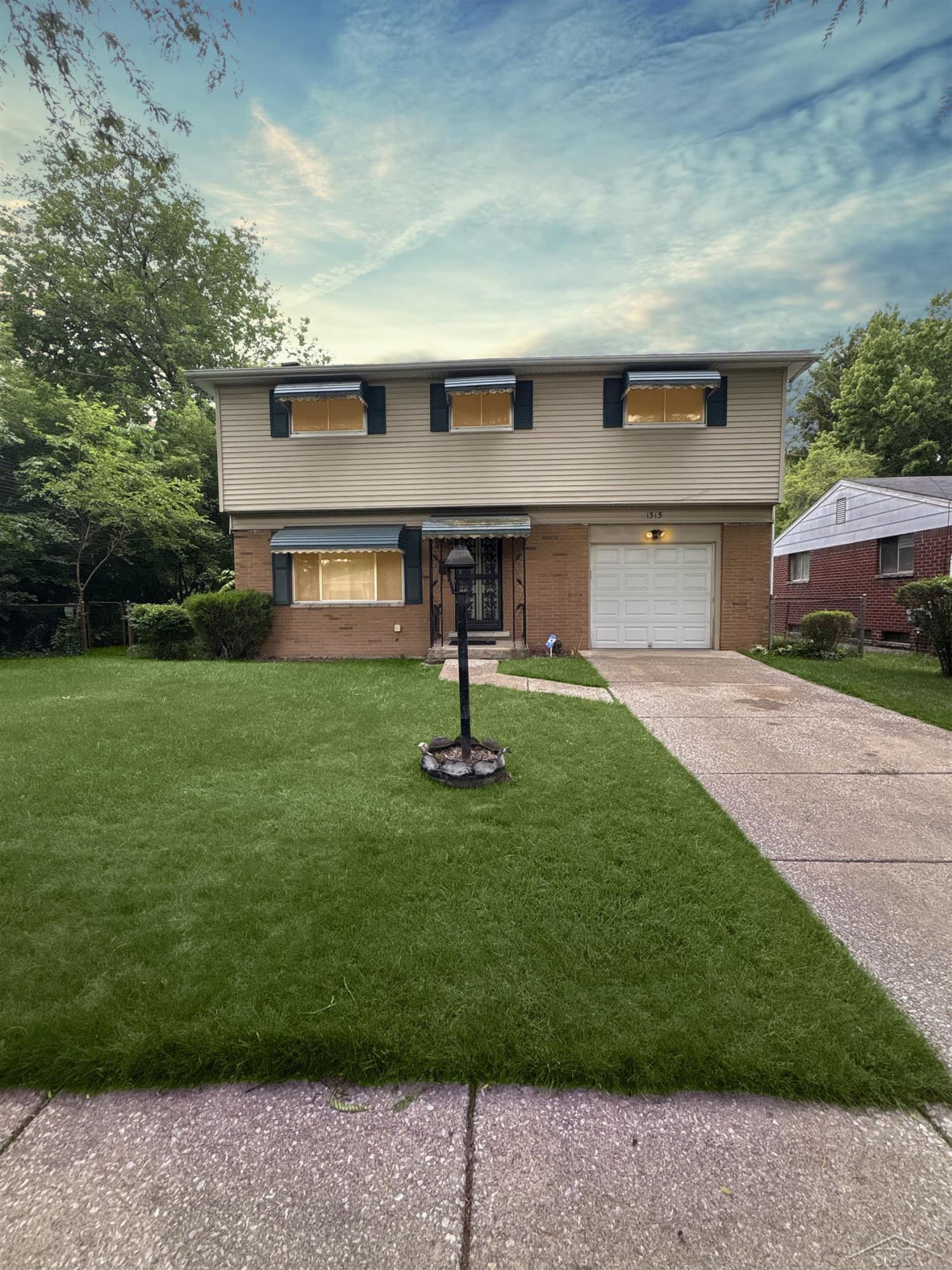 1315 Dillon Street, Saginaw, MI 48601