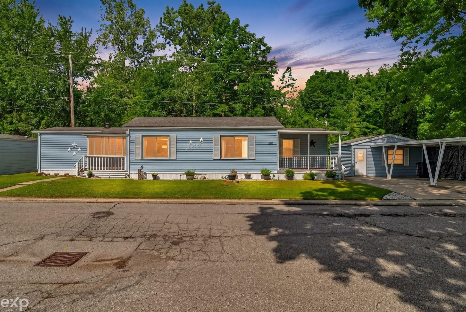 3333 Ravenswood Road, Marysville, MI 48040