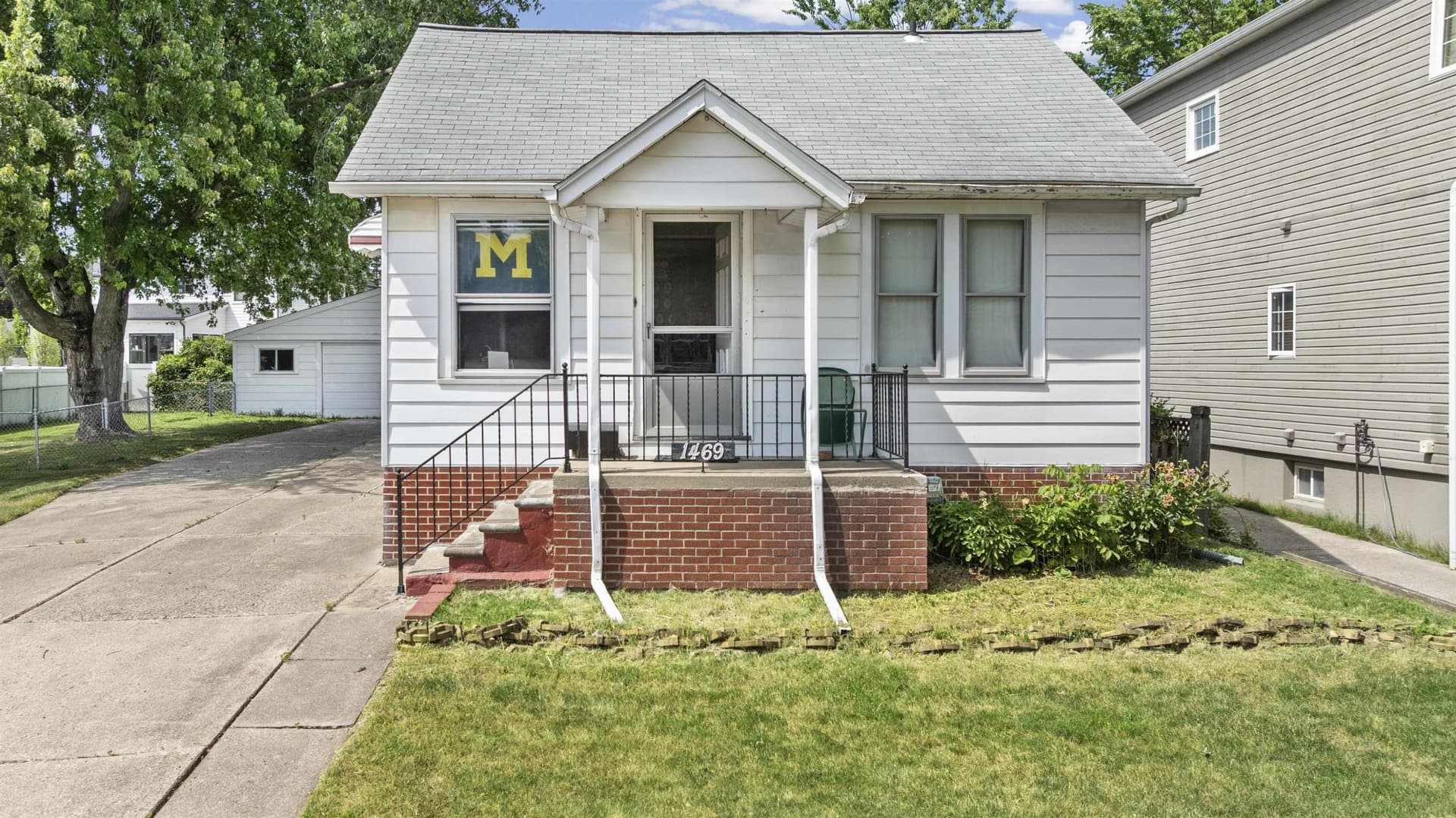 1469 Holland Street, Birmingham, MI 48009