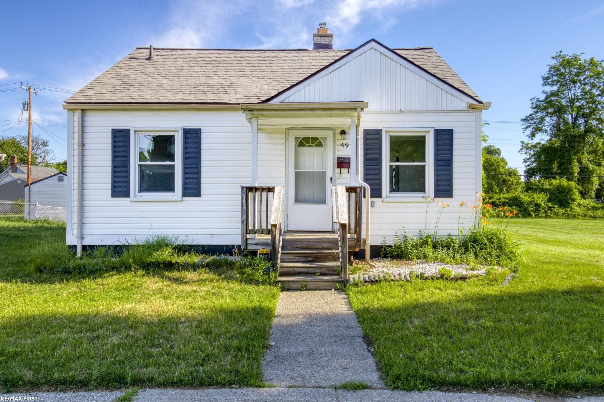 49 Fessenden St Street, Mount Clemens, MI 48043