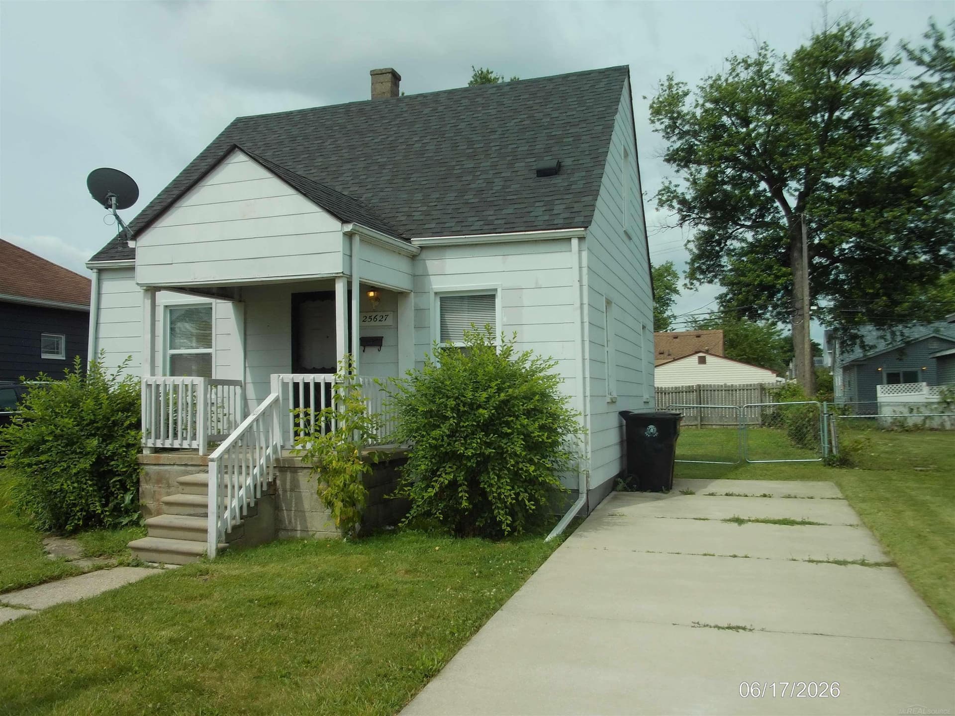 25627 Paige Street, Roseville, MI 48066