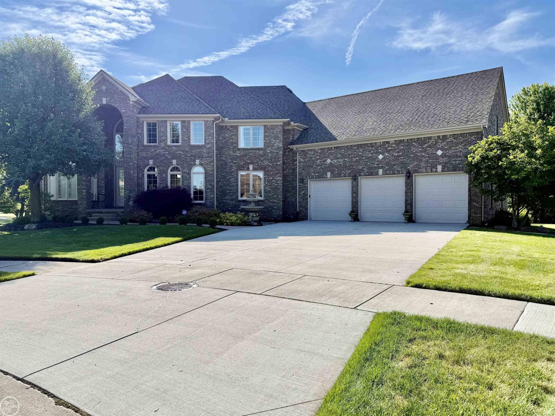 54828 Danielle Street, New Baltimore, MI 48047