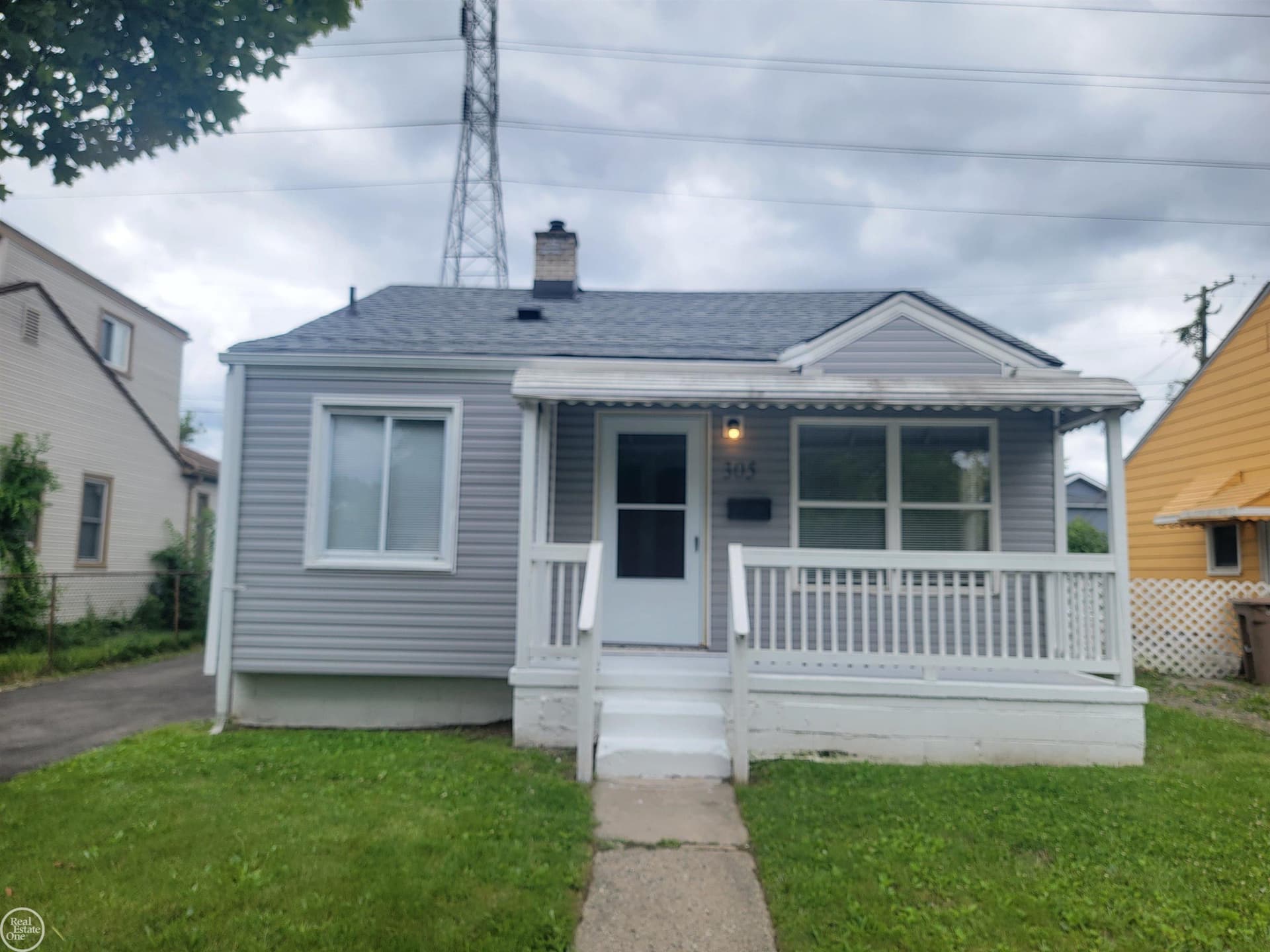 305 South Boulevard W Boulevard, Pontiac, MI 48341