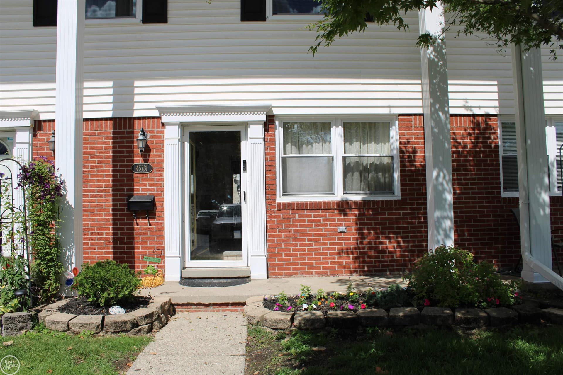 45731 Kensington Street, Utica, MI 48317