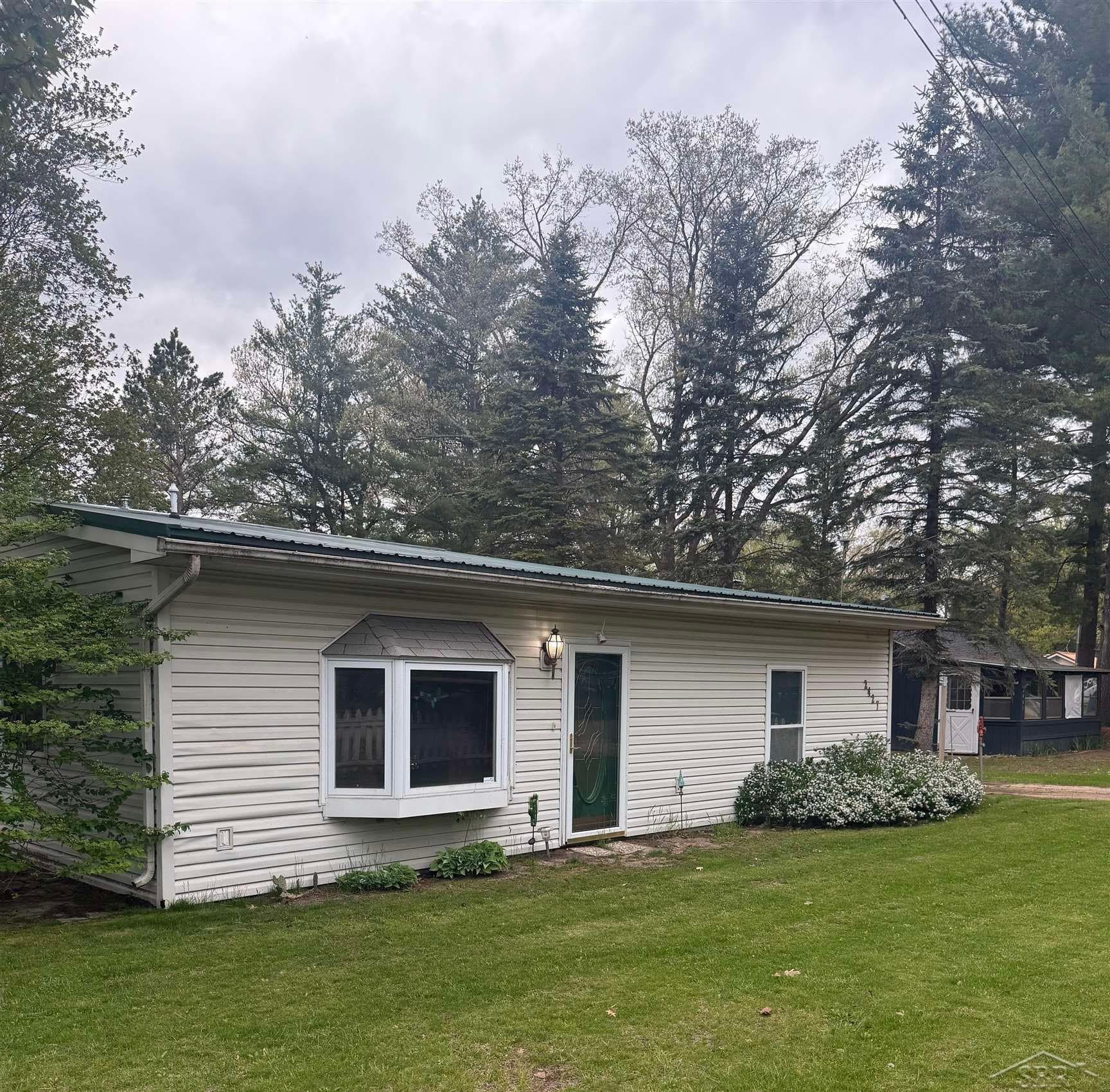 2427 Courtney Drive, Harrison, MI 48625