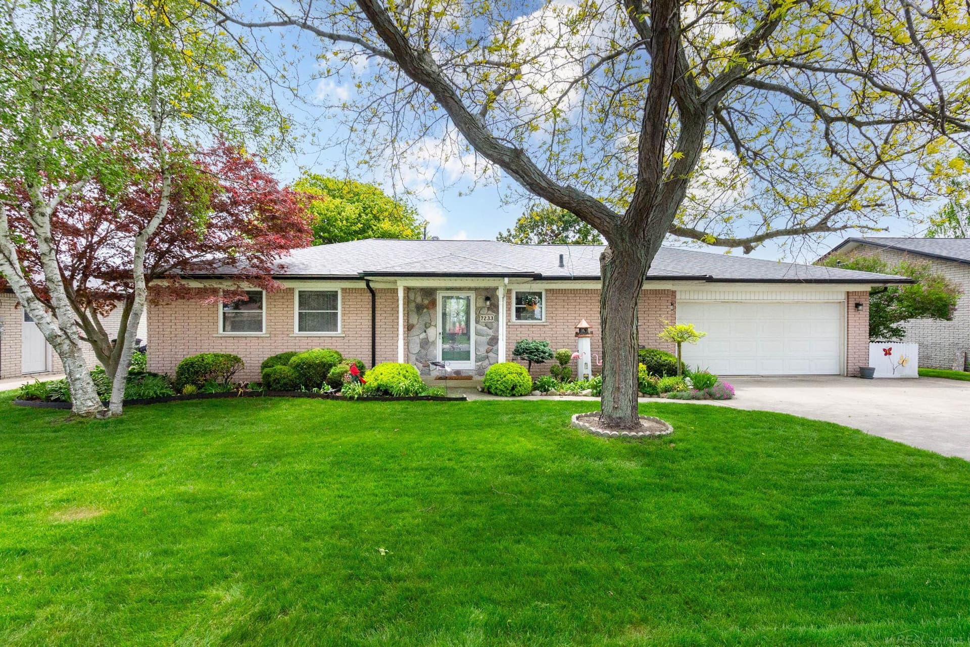 7233 Flamingo Street, Algonac, MI 48001