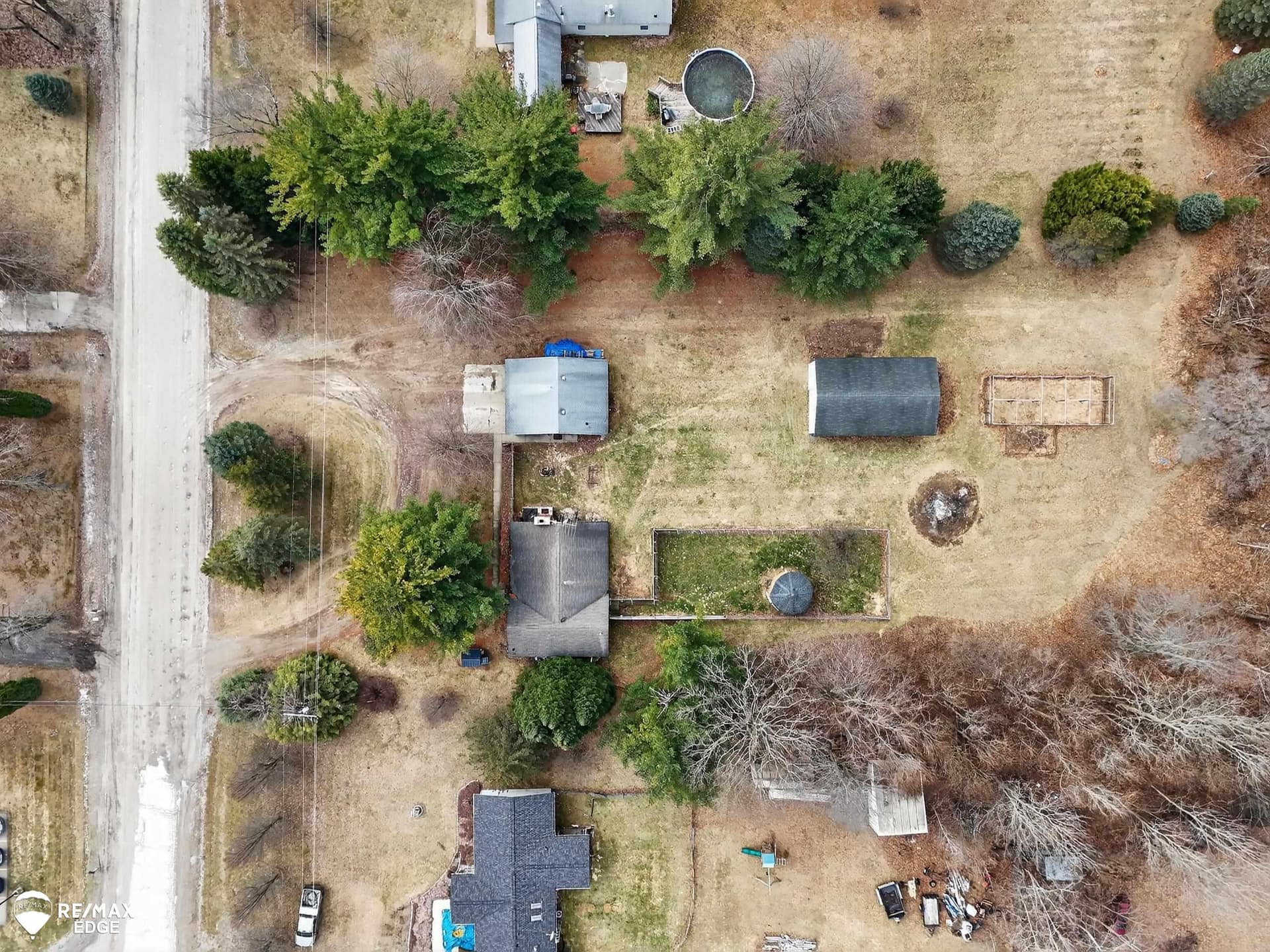 494 W Barnes Lake Road, Columbiaville, MI 48421