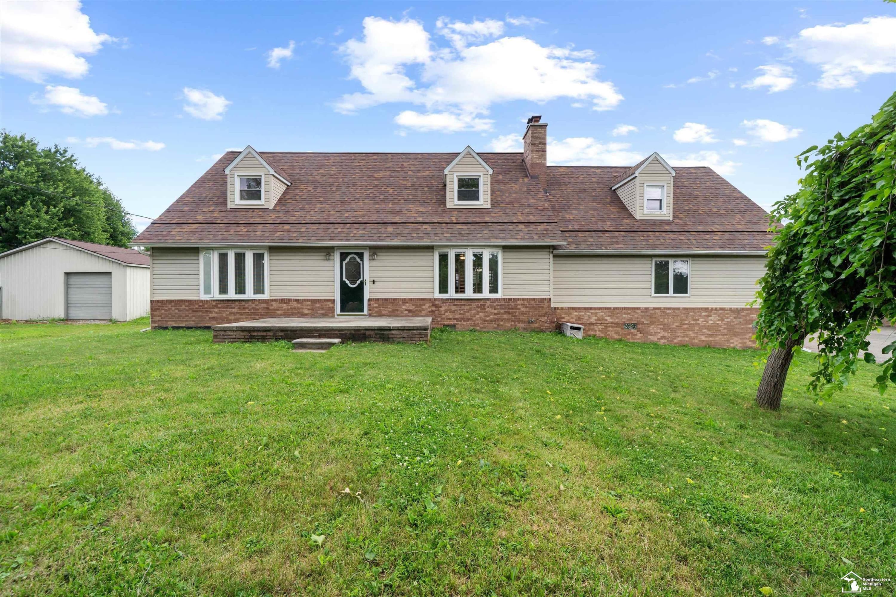 24677 WALTZ Road, New Boston, MI 48164