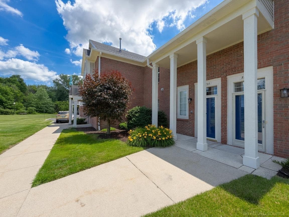 51768 Adler Park Drive, Chesterfield, MI