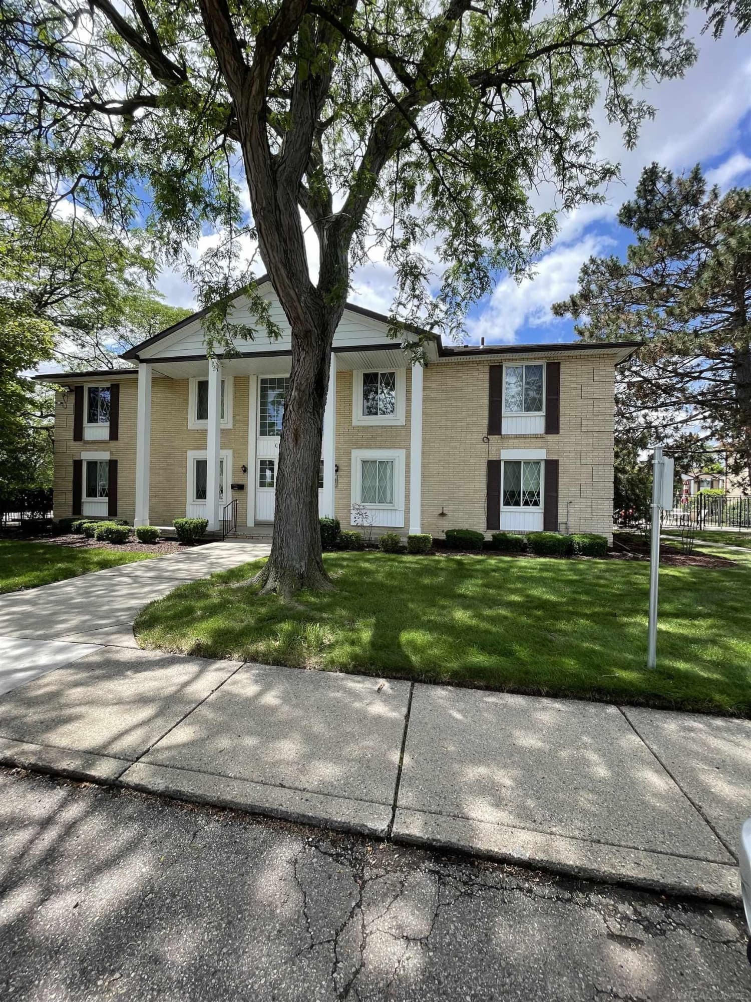 29264 Gloede # 3 Street, Apt # 3, Warren, MI 48088