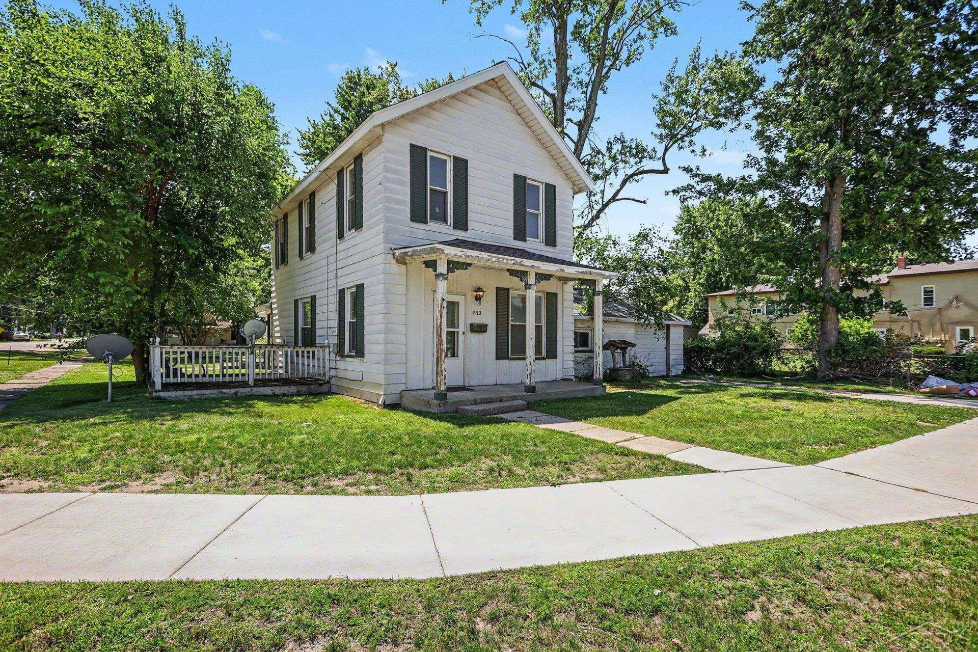 422 S Saginaw Street, Saint Charles, MI 48655